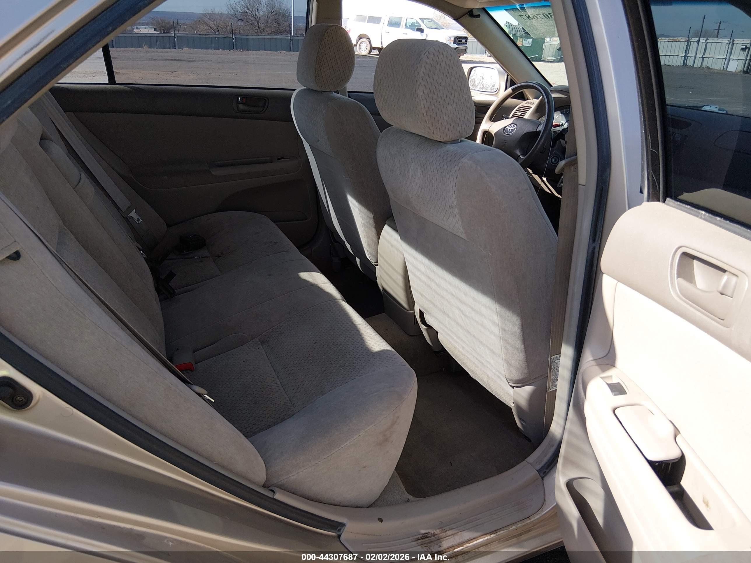 TOYOTA CAMRY image 8