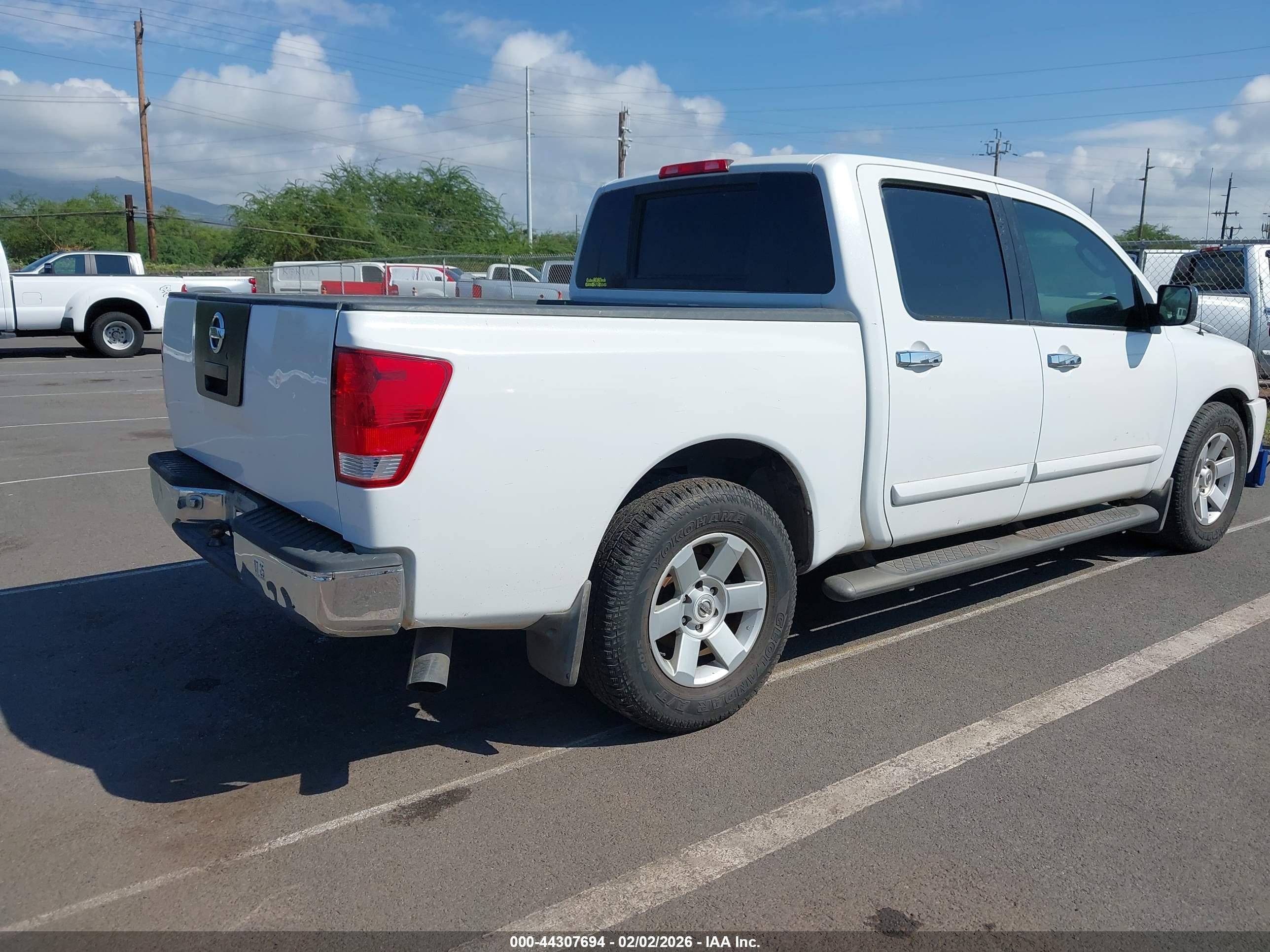 NISSAN TITAN image 4