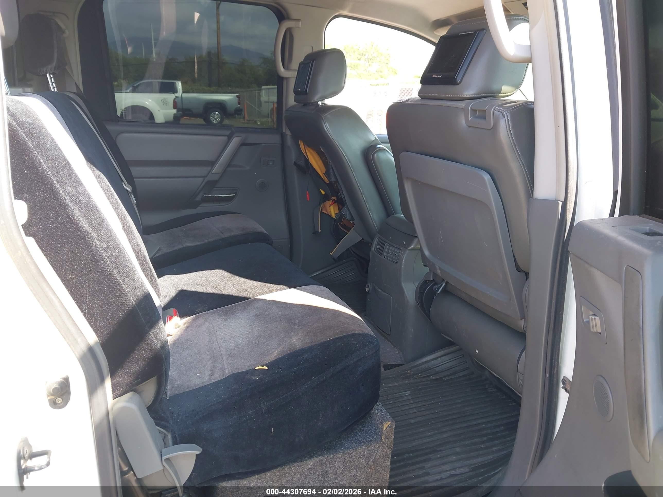 NISSAN TITAN image 8