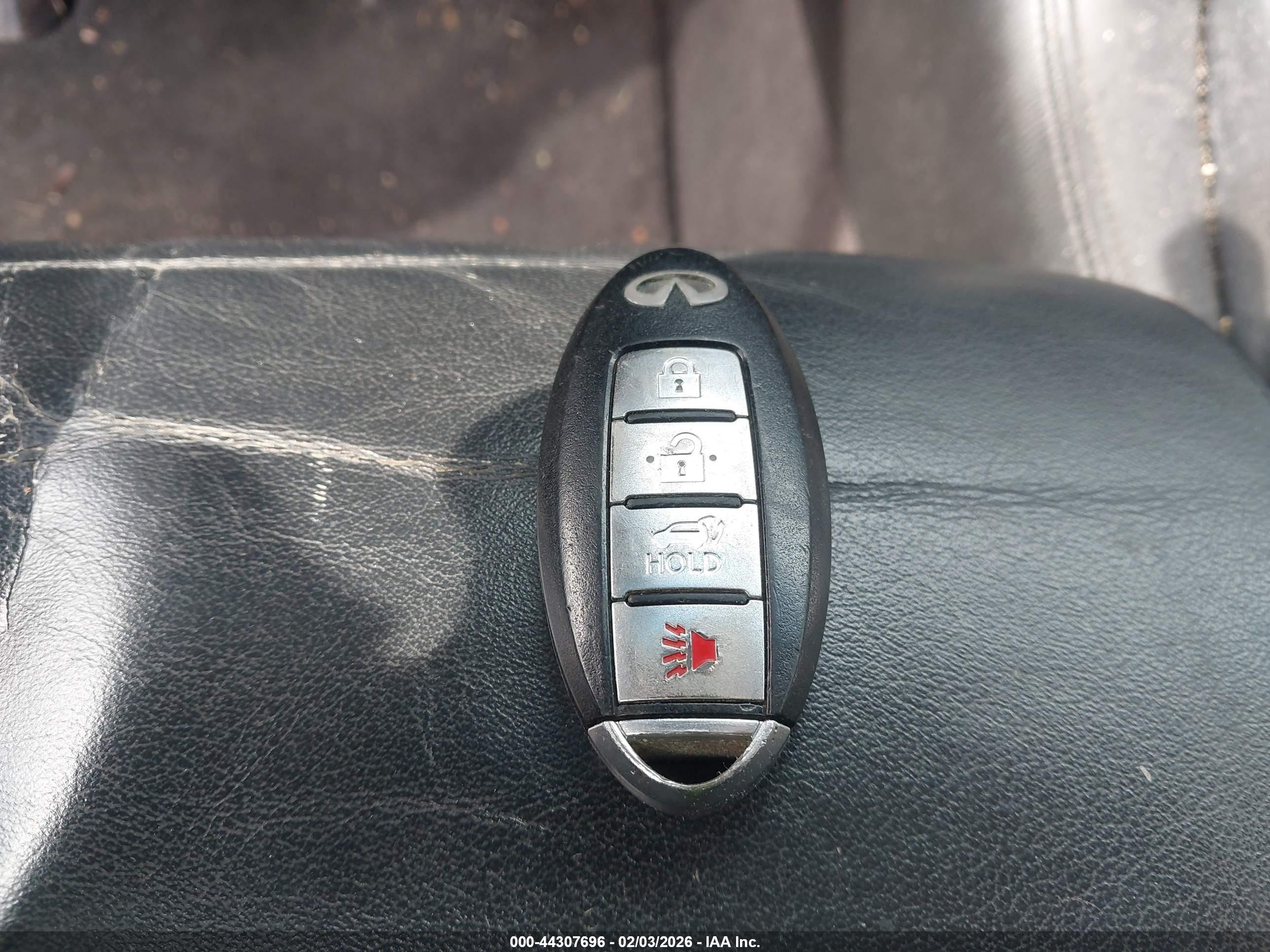 INFINITI QX56 image 11
