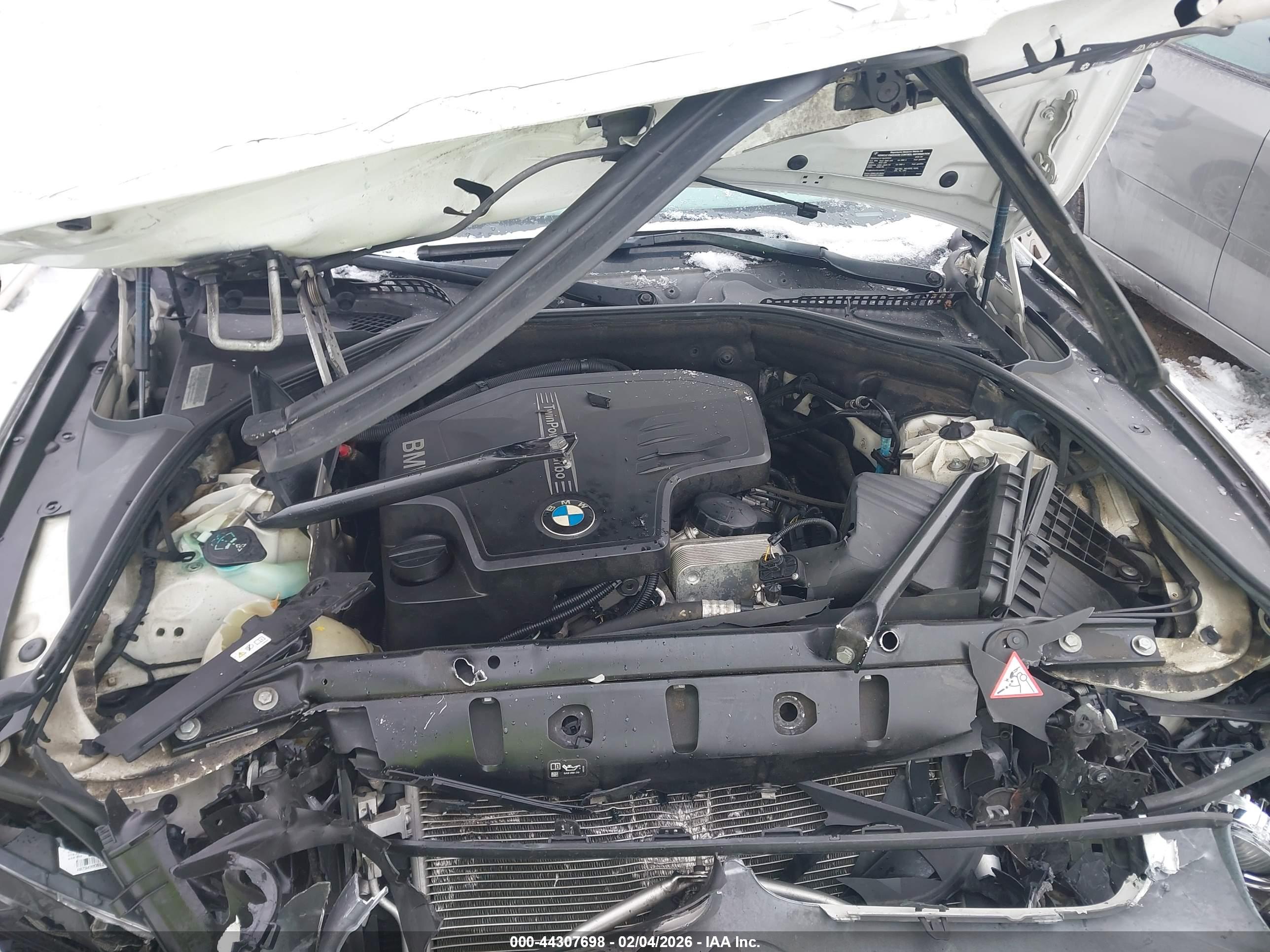 BMW 528I image 10