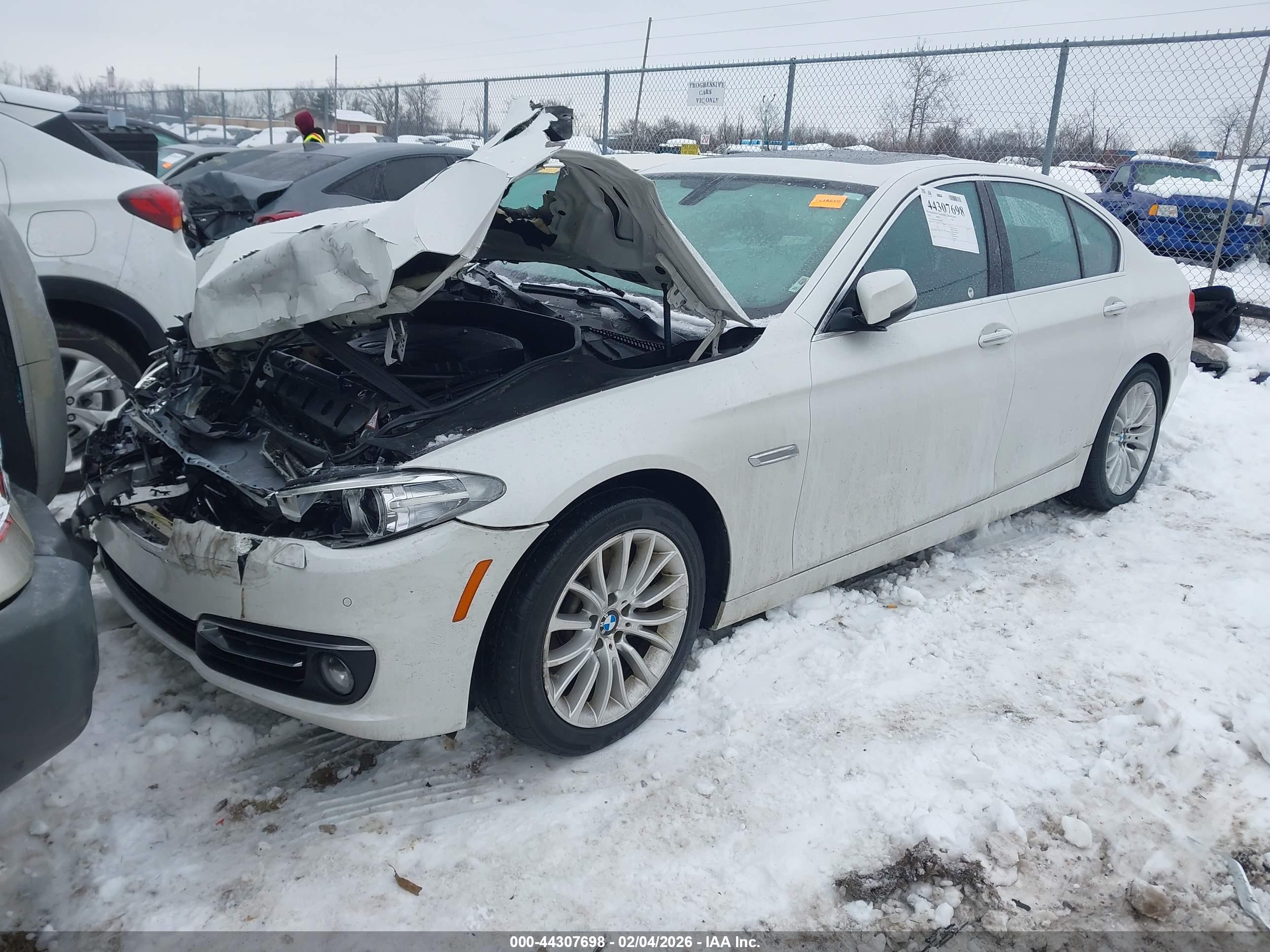BMW 528I image 2