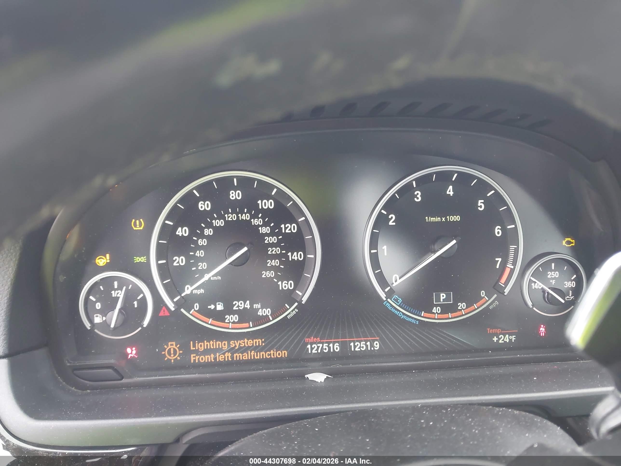 BMW 528I image 7
