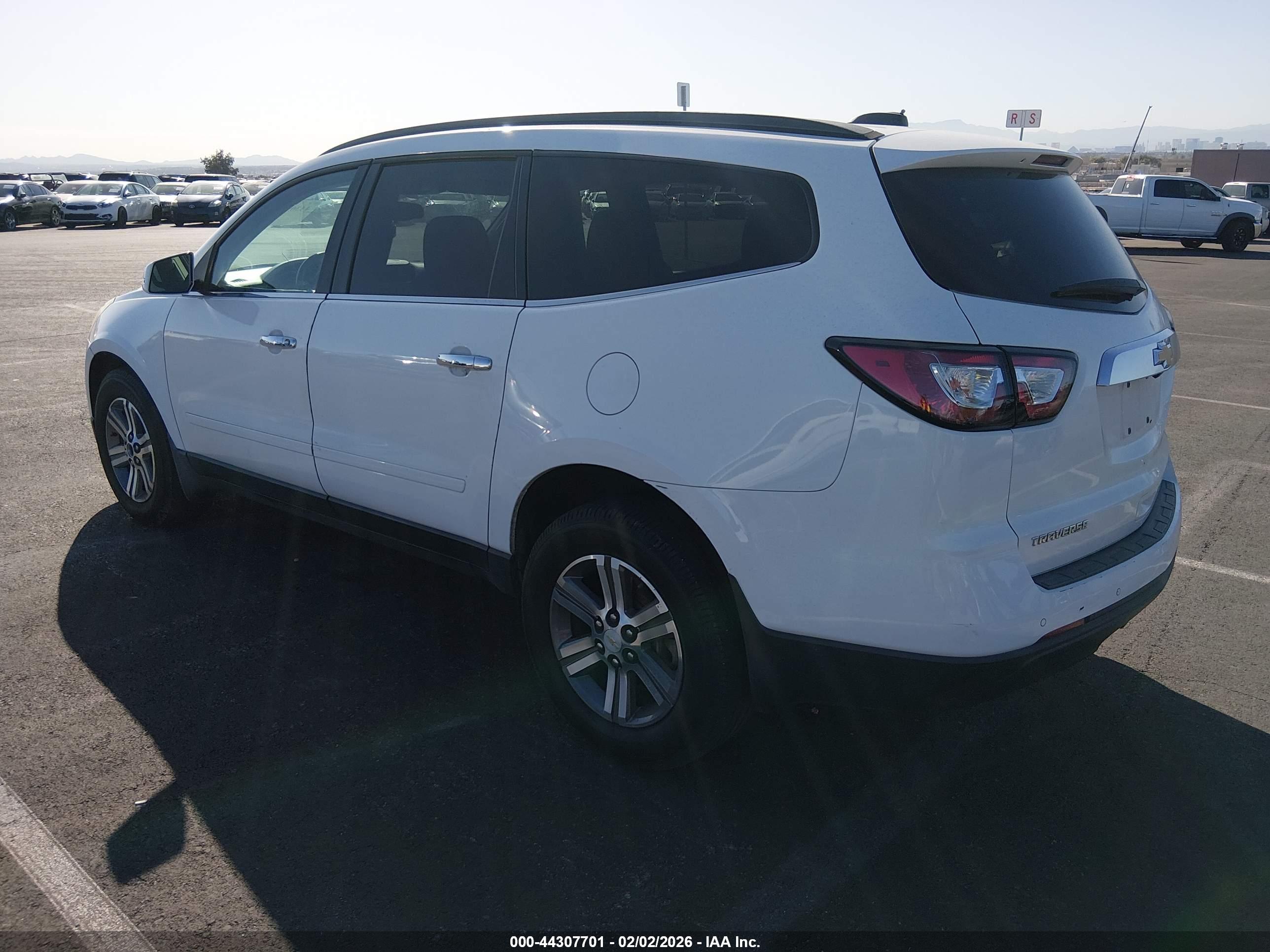CHEVROLET TRAVERSE image 3
