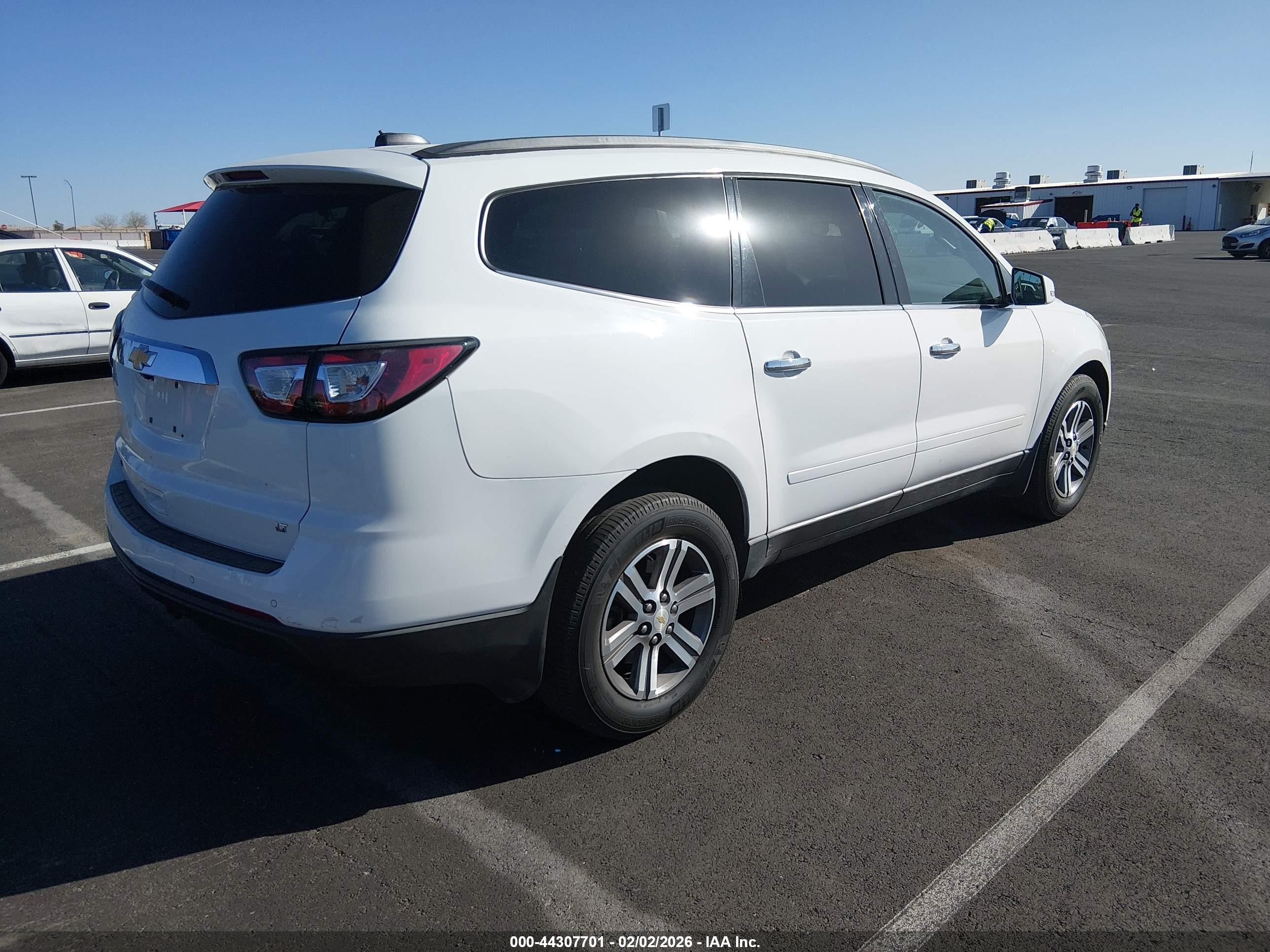 CHEVROLET TRAVERSE image 4