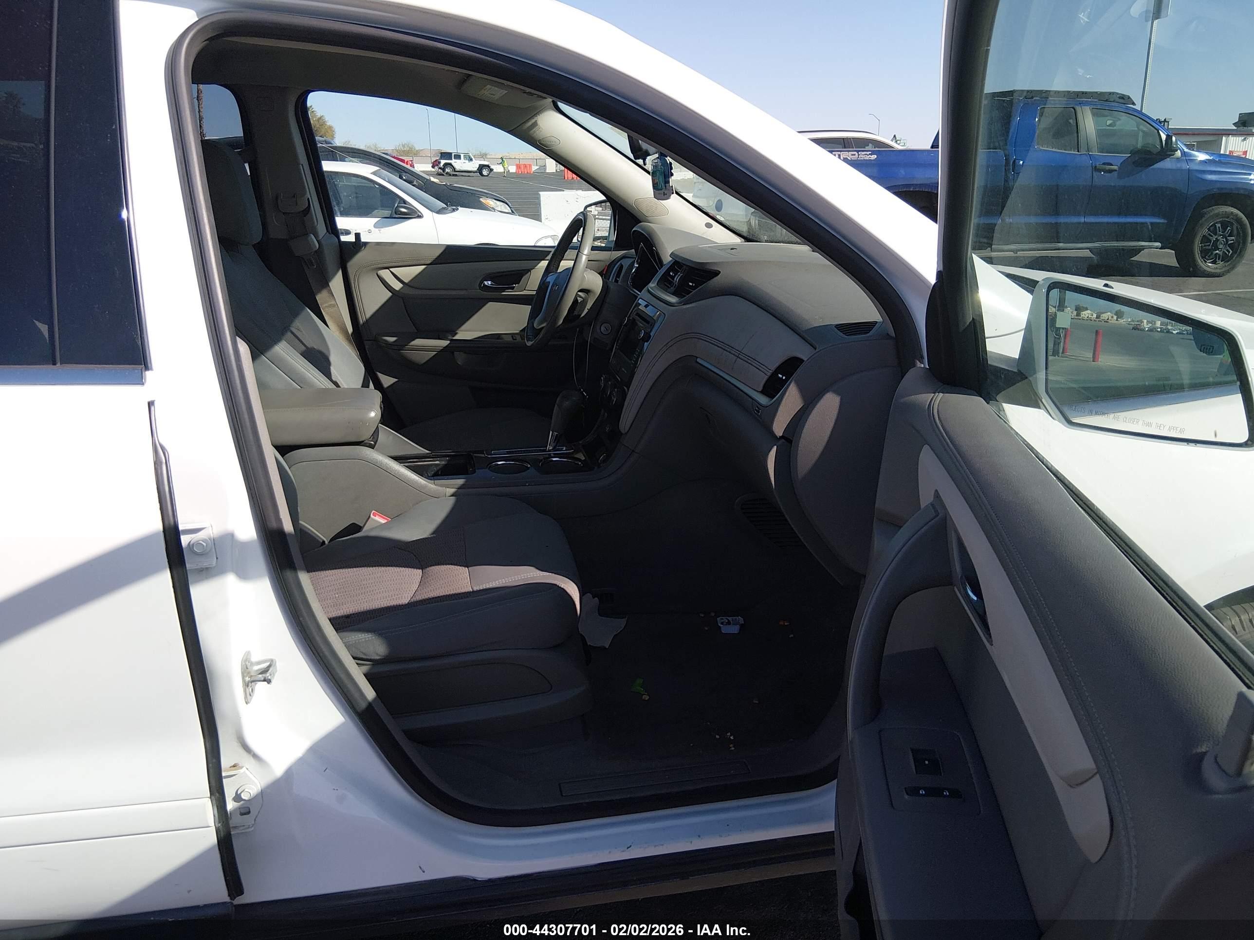 CHEVROLET TRAVERSE image 5