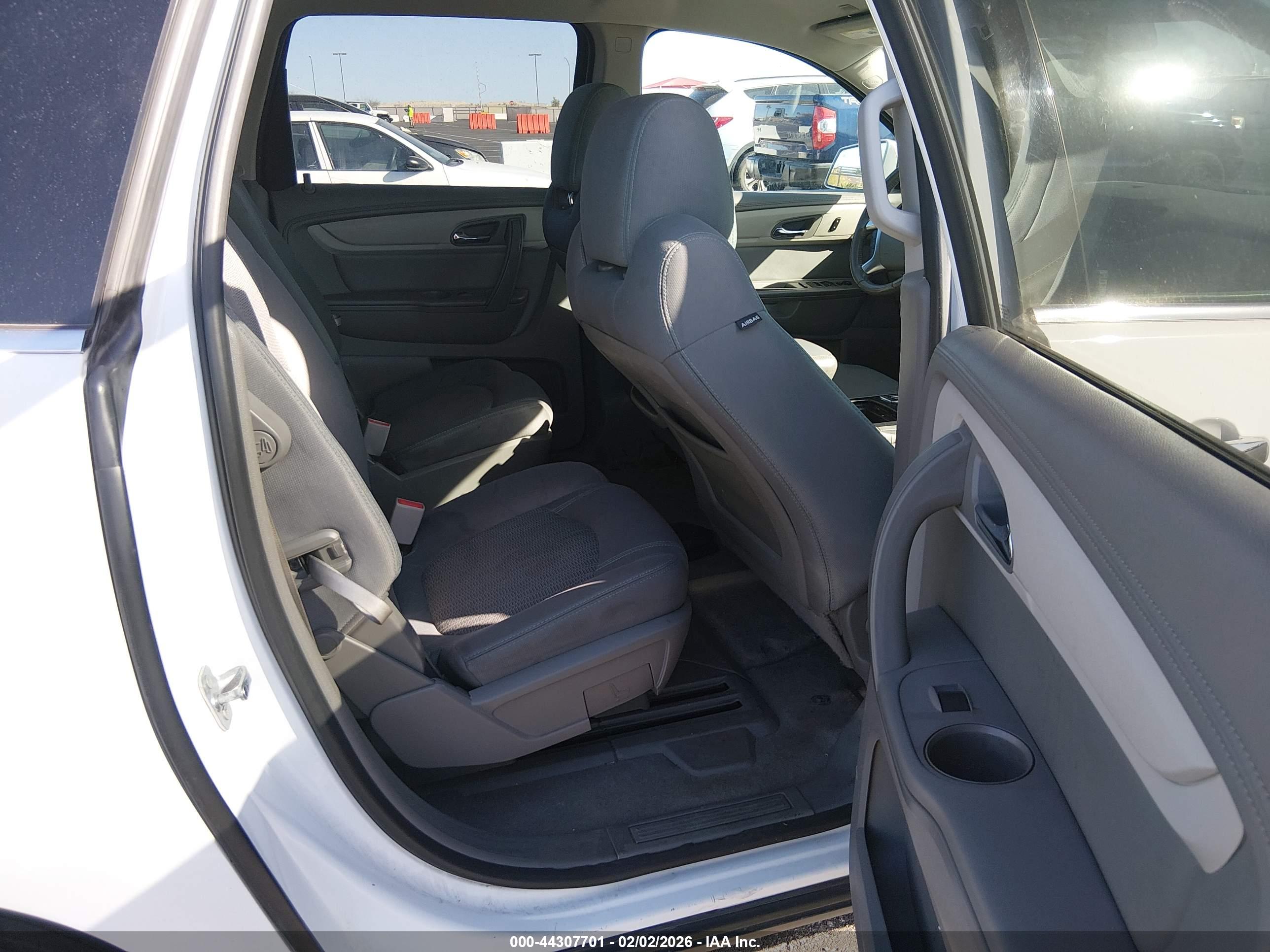 CHEVROLET TRAVERSE image 8