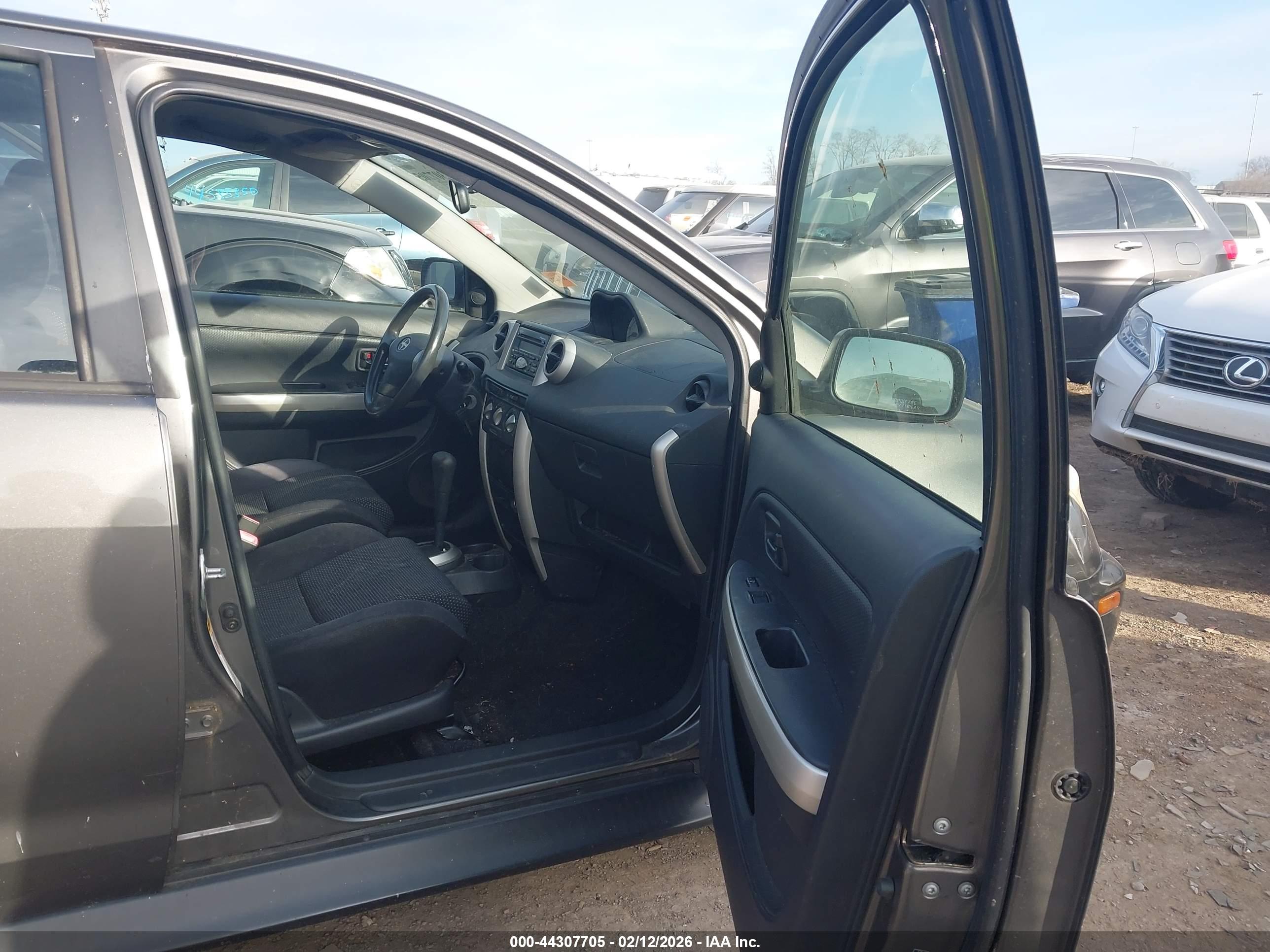 SCION XA image 5