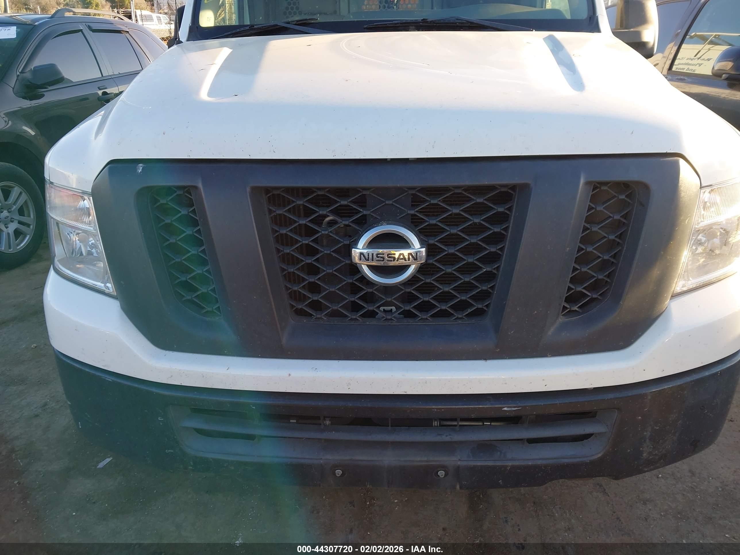 NISSAN NV image 6