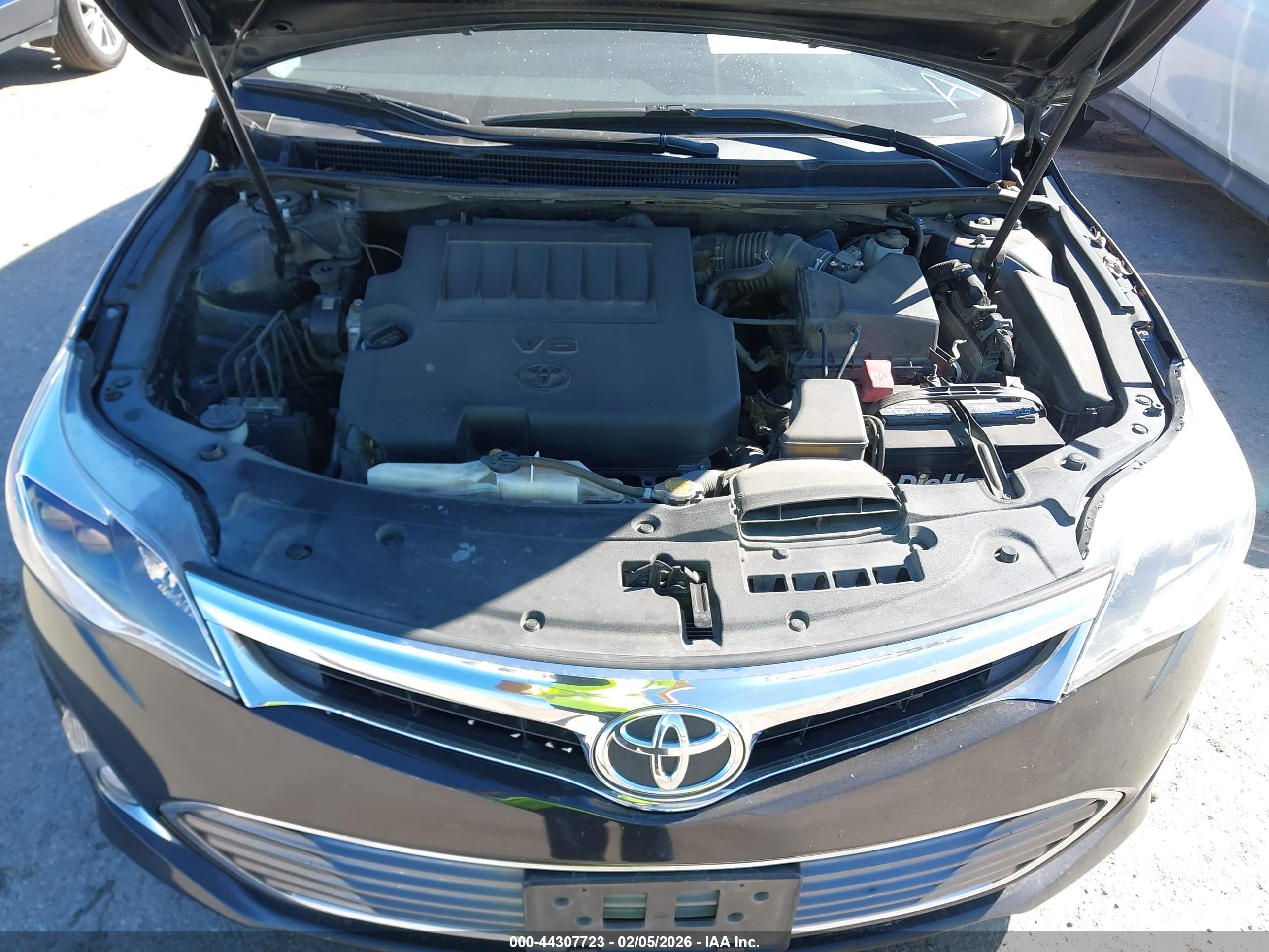TOYOTA AVALON image 10