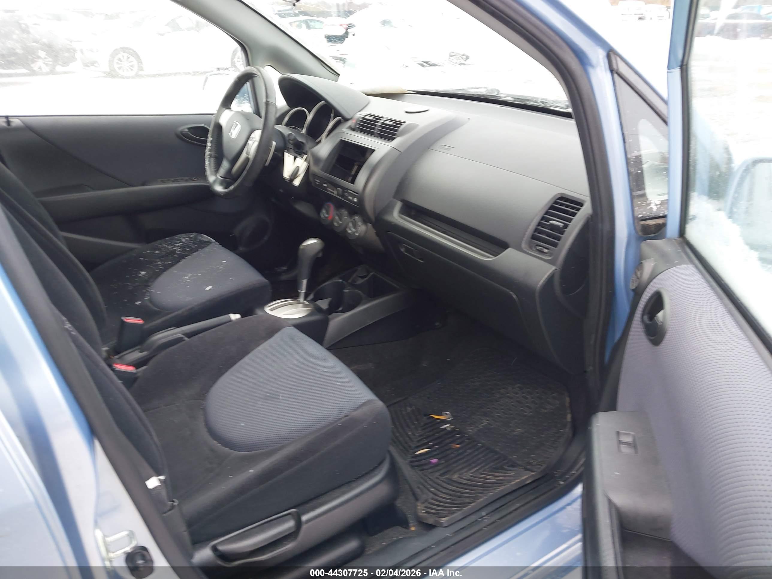 HONDA FIT image 5