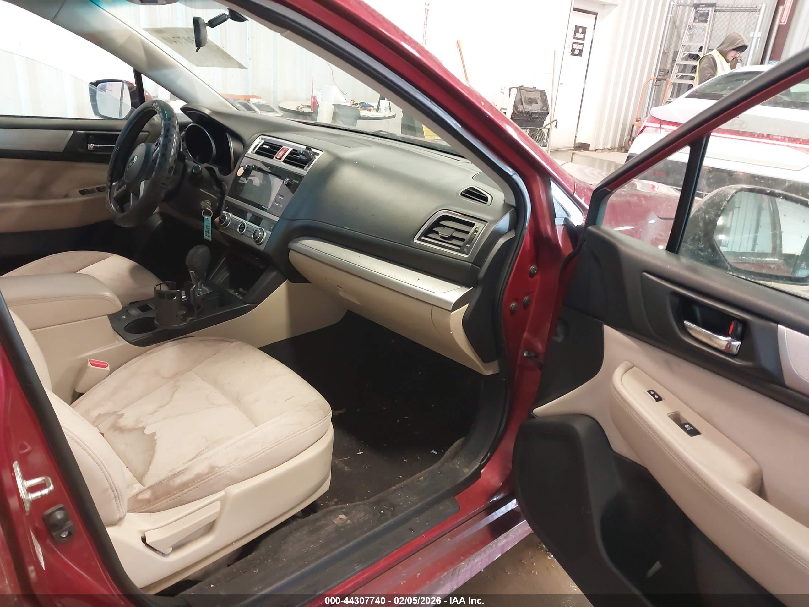 SUBARU LEGACY image 5