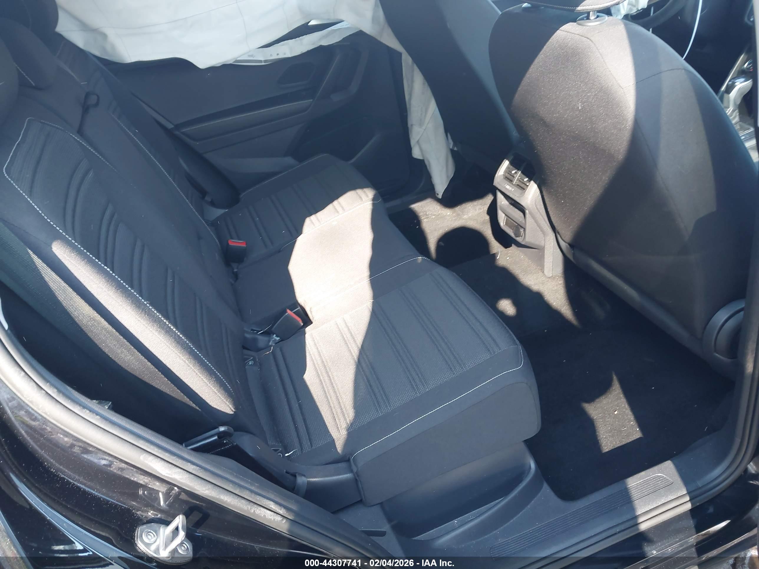 VOLKSWAGEN TIGUAN image 8