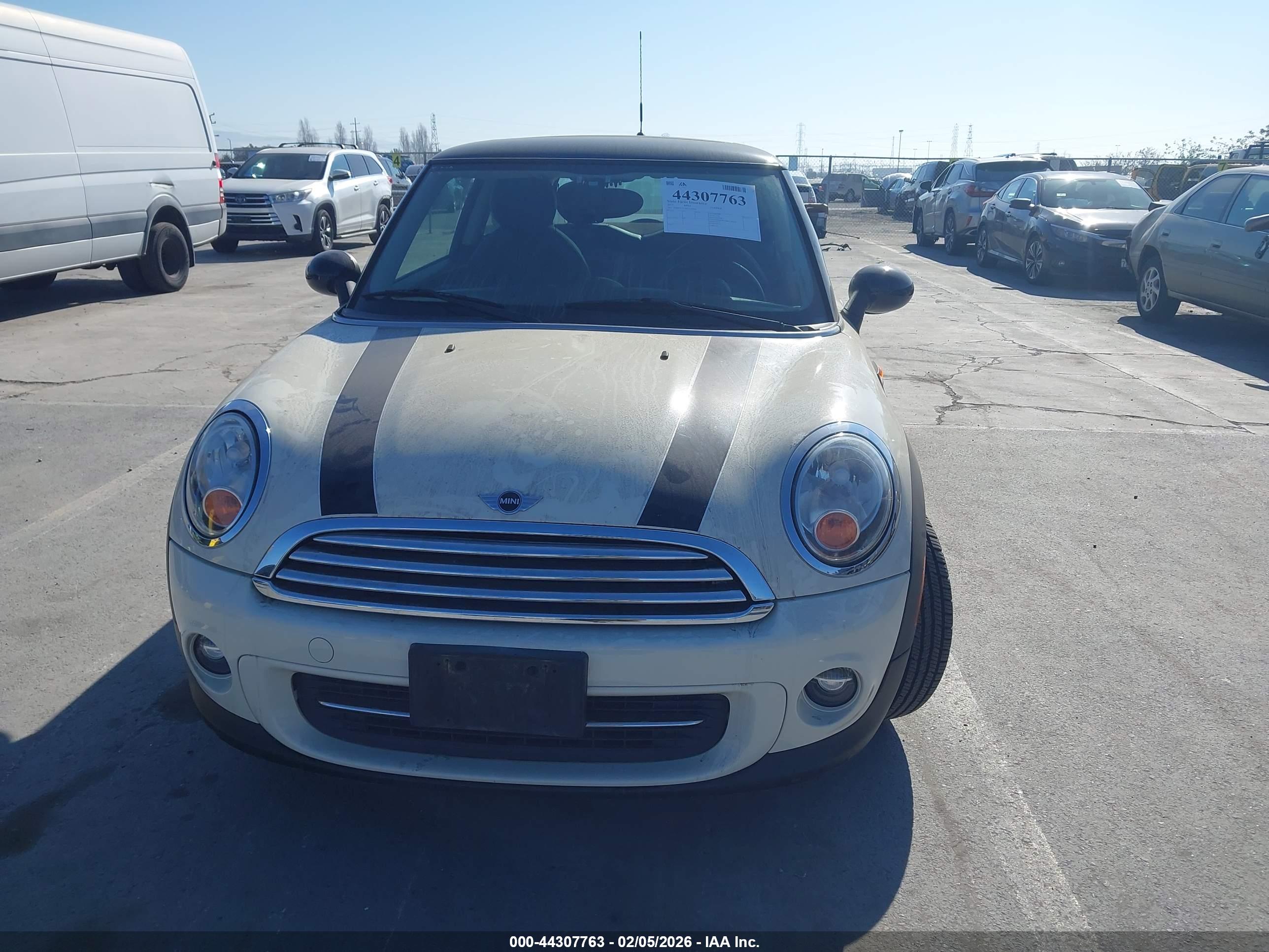 MINI COOPER image 6