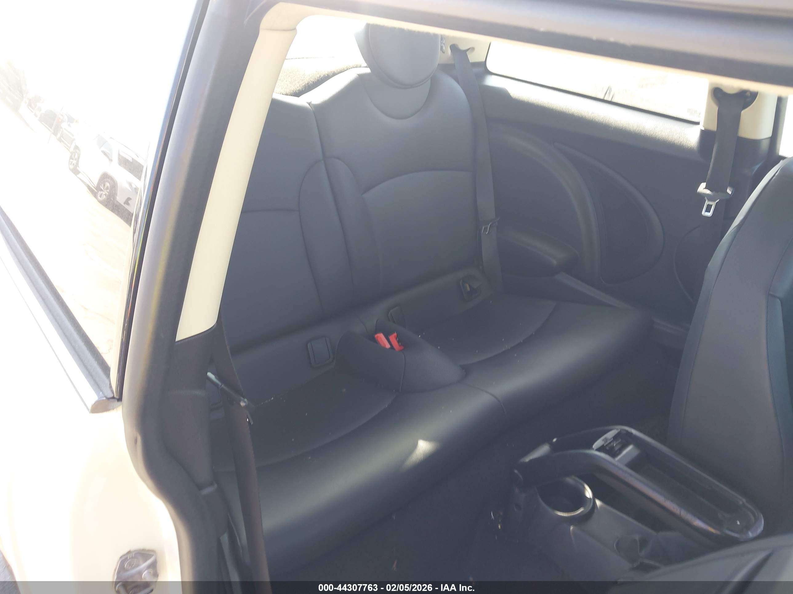 MINI COOPER image 8