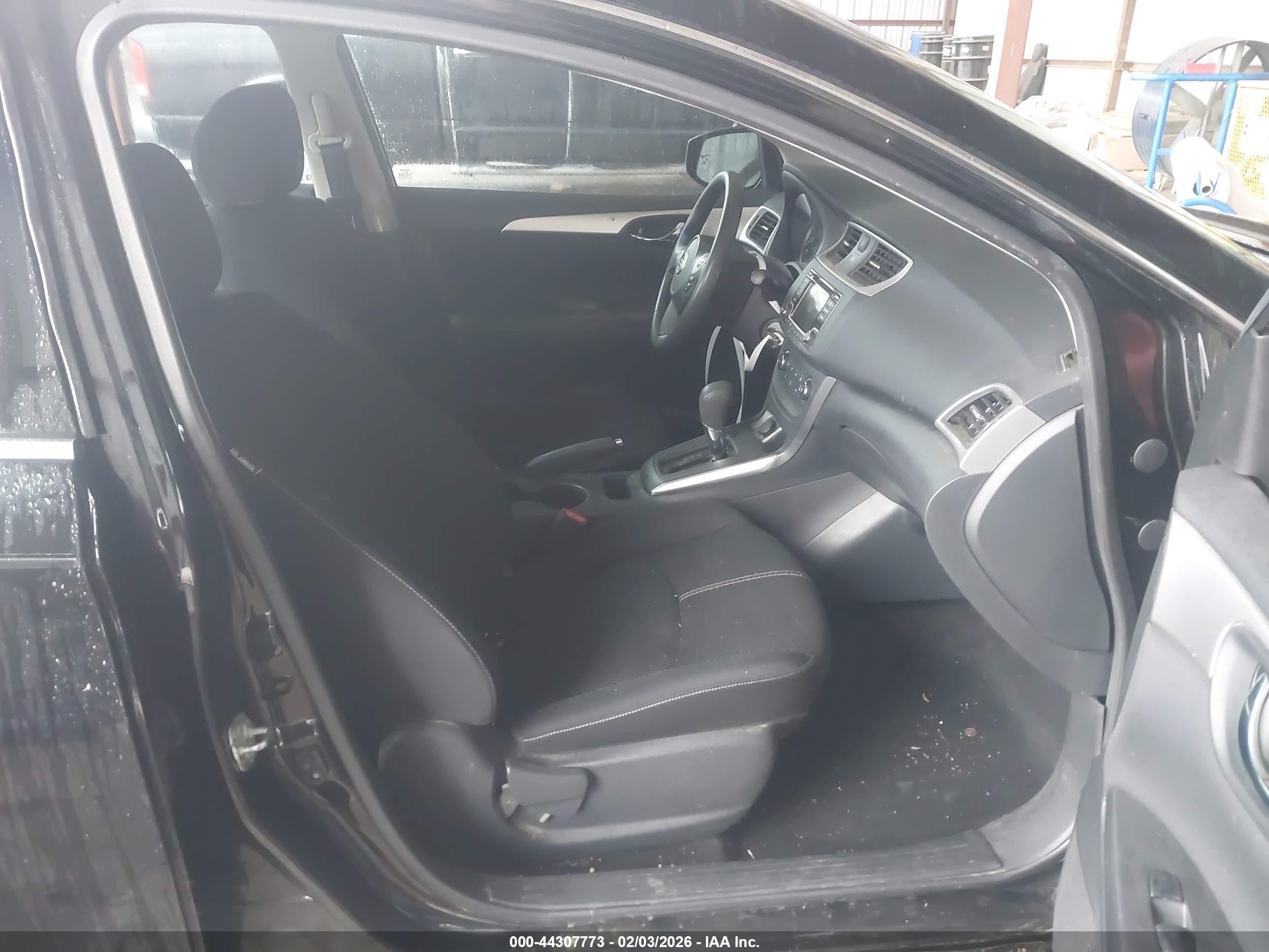 NISSAN SENTRA image 5