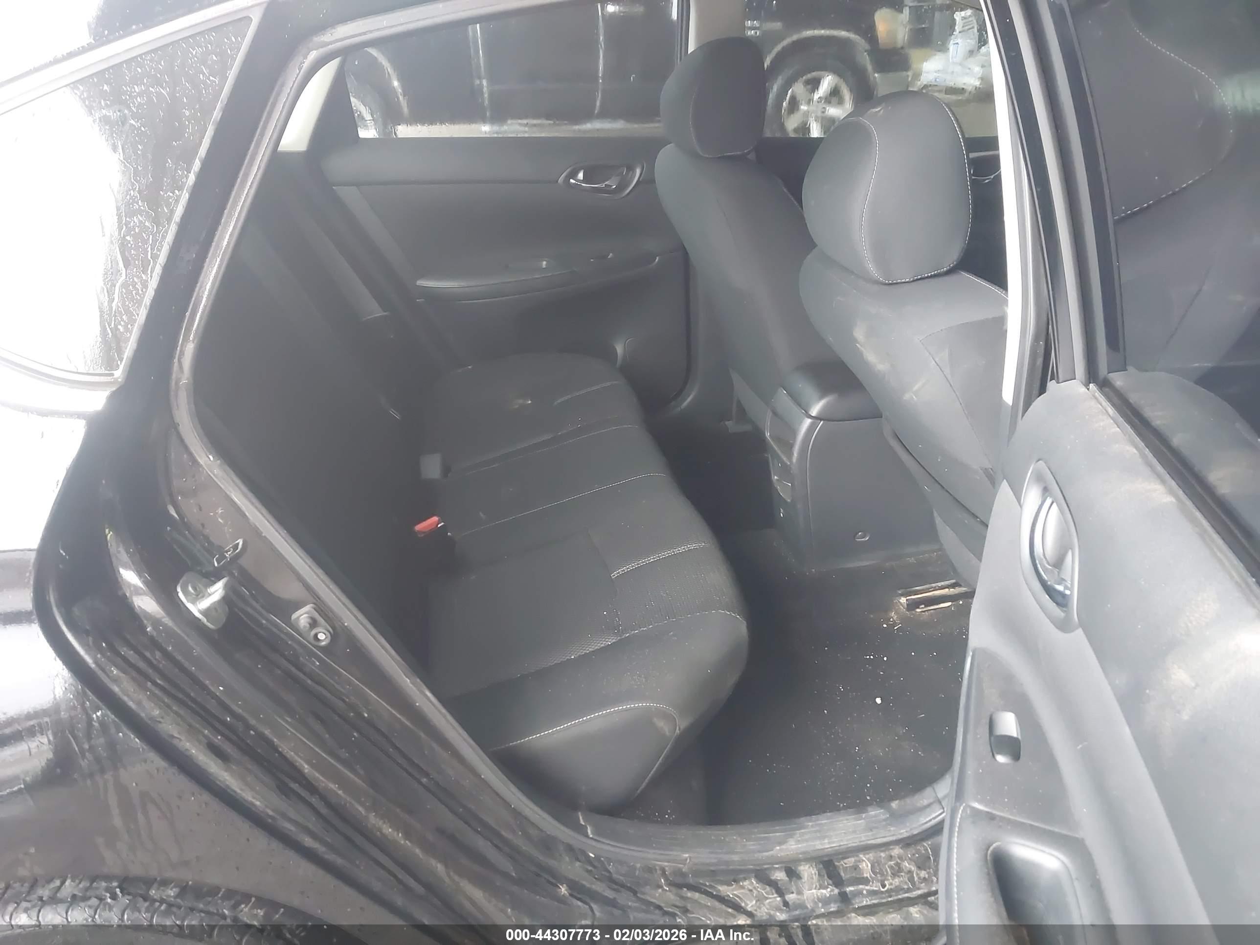 NISSAN SENTRA image 8