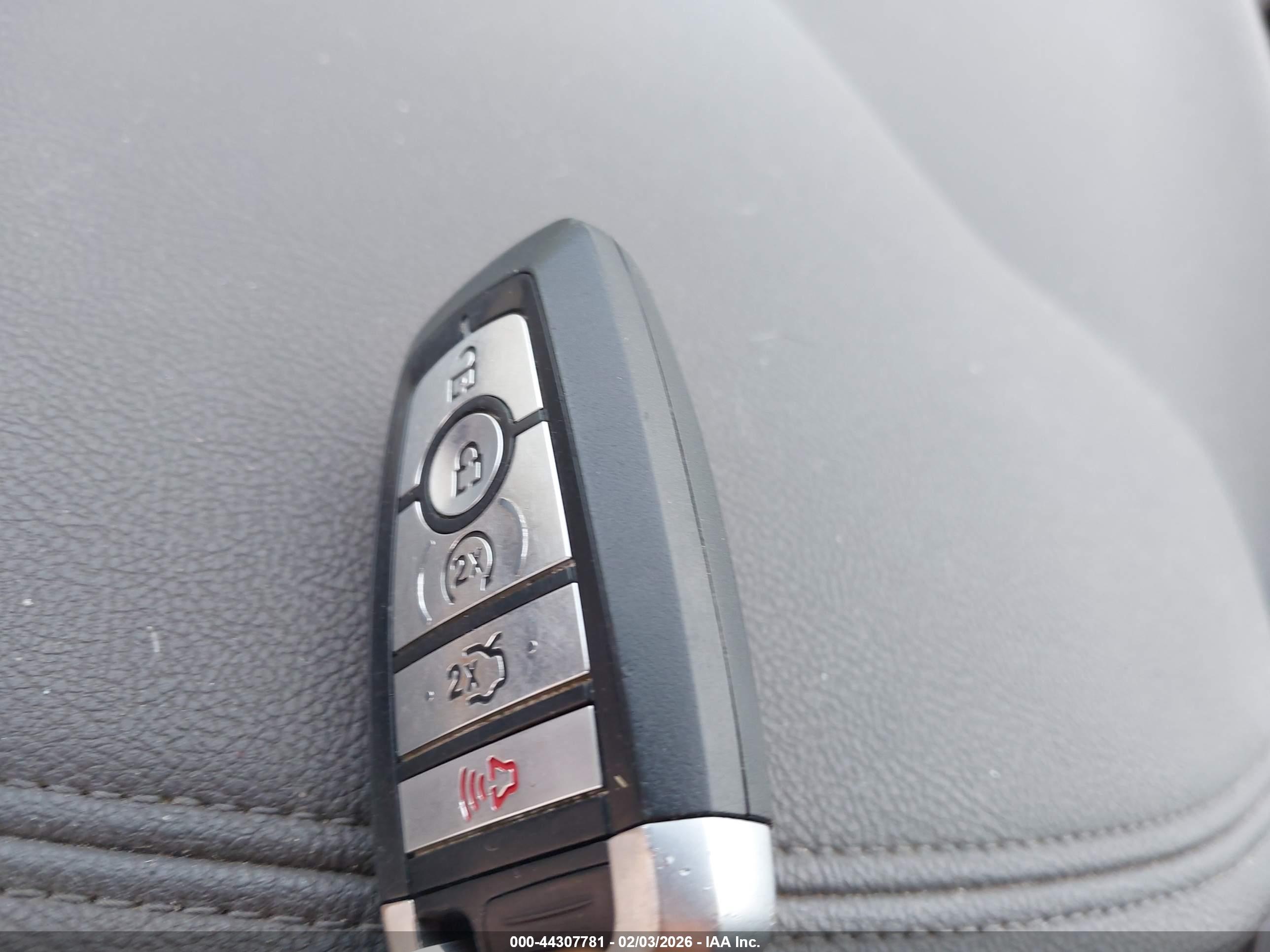 LINCOLN MKZ image 11