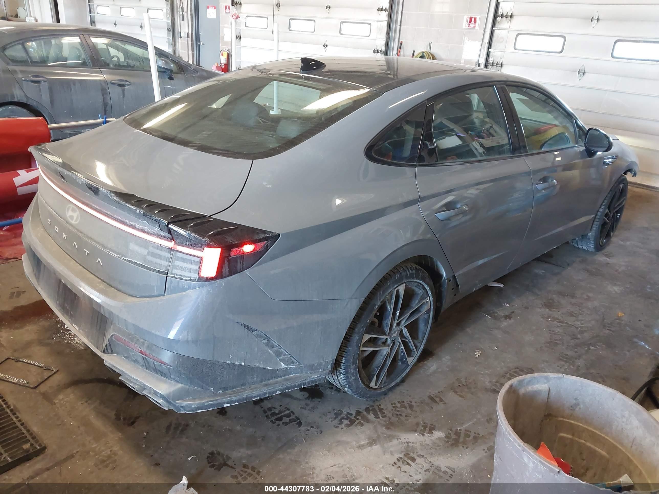 HYUNDAI SONATA image 4