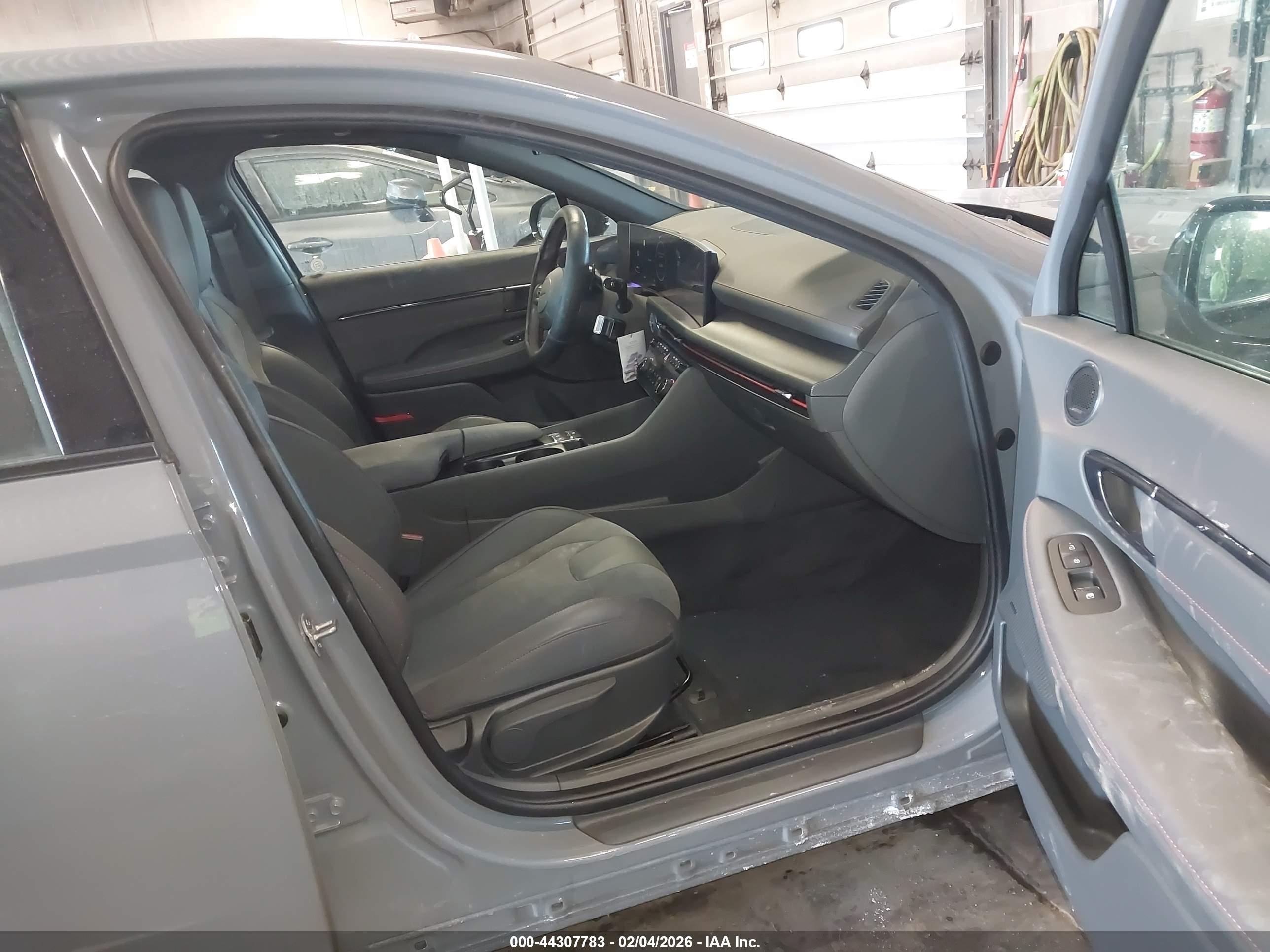 HYUNDAI SONATA image 5