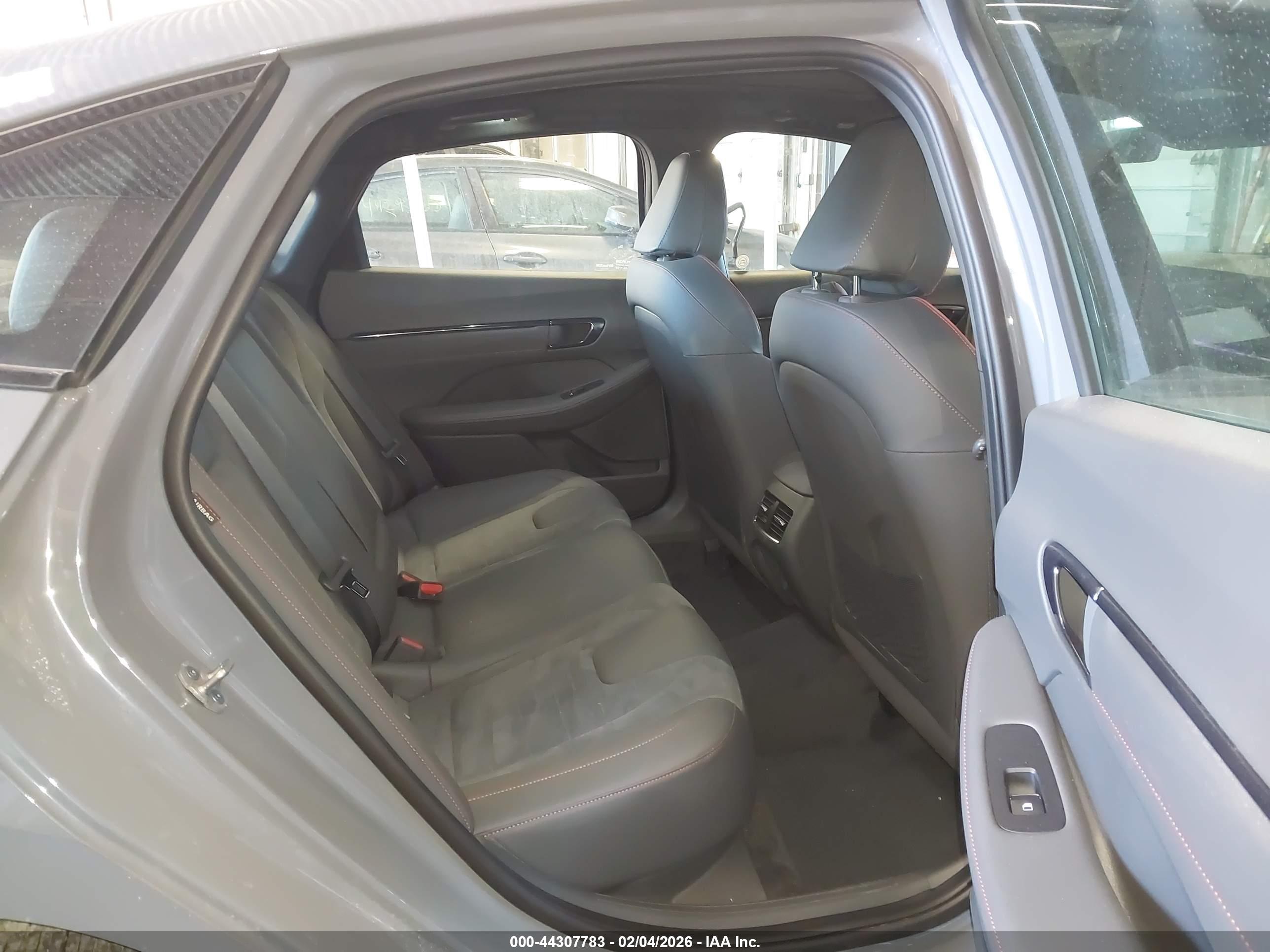 HYUNDAI SONATA image 8