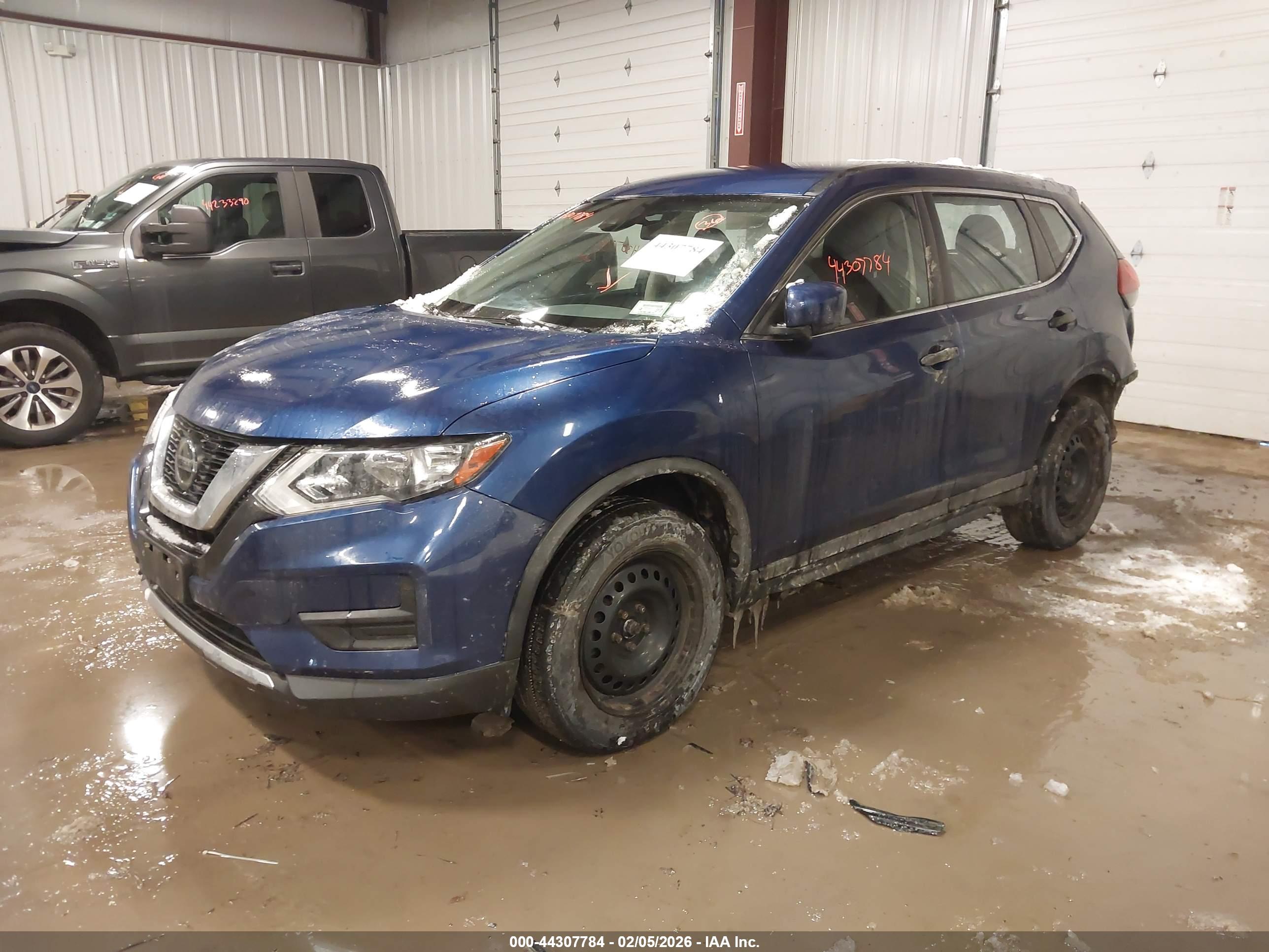 NISSAN ROGUE image 2