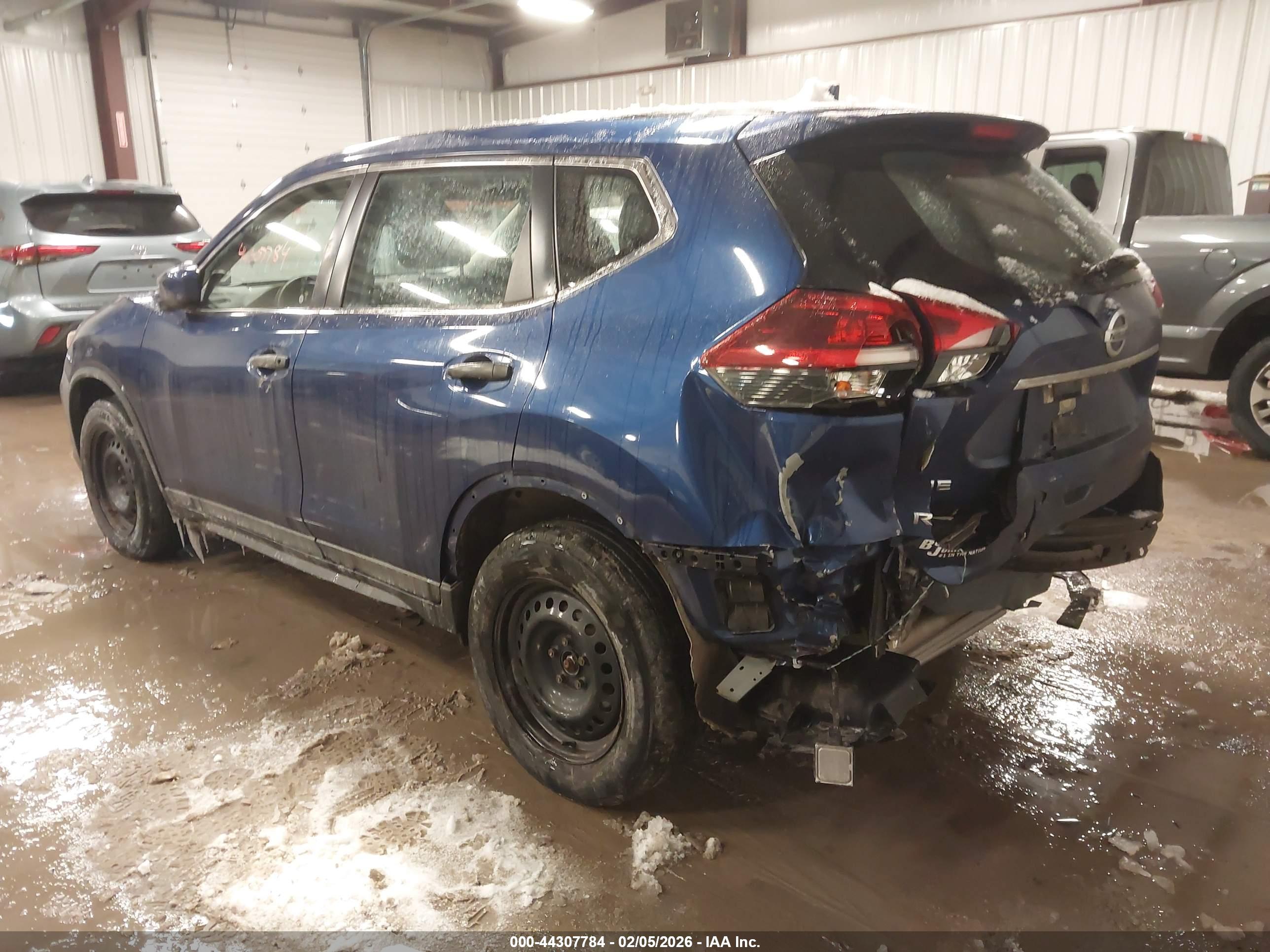 NISSAN ROGUE image 3