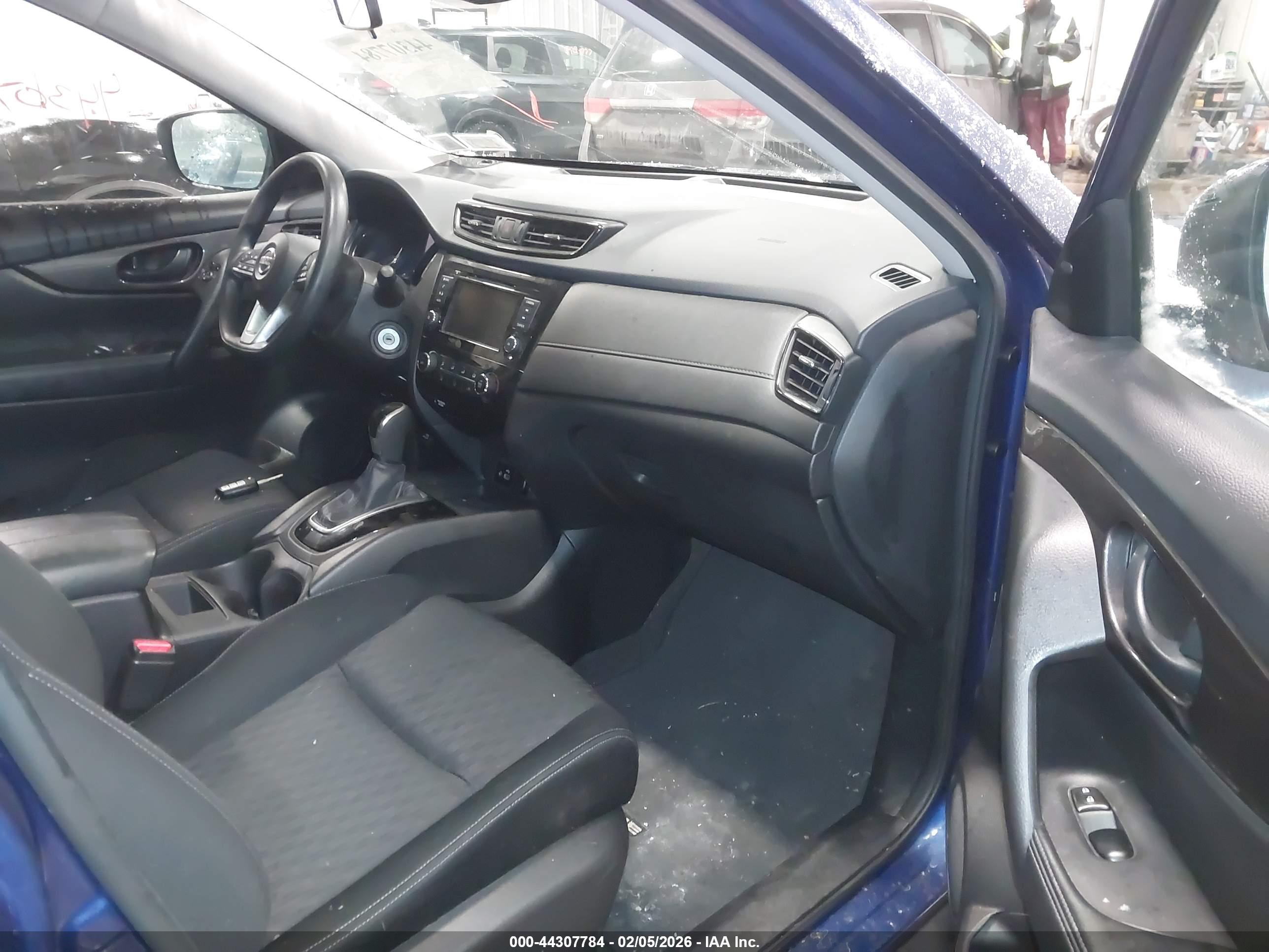 NISSAN ROGUE image 5
