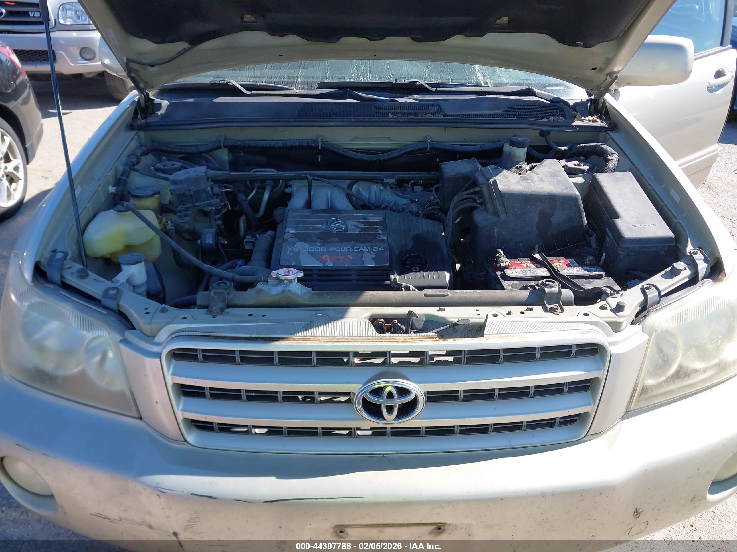TOYOTA HIGHLANDER image 10