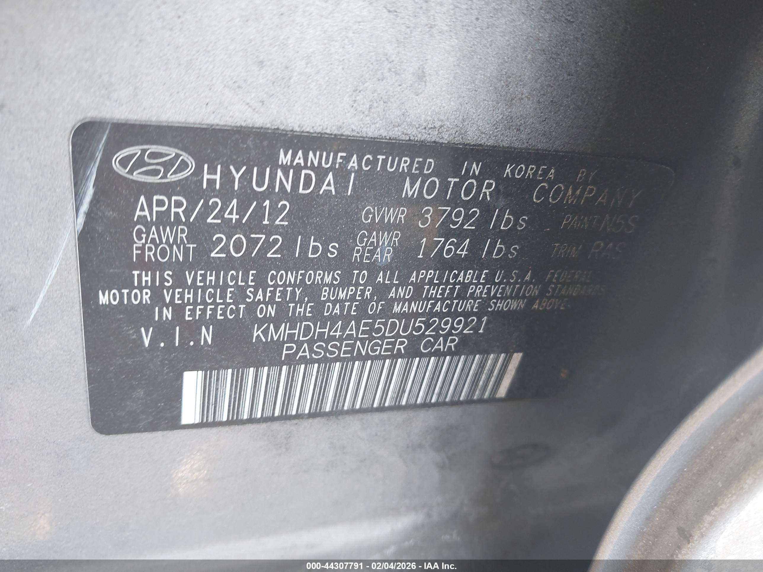 HYUNDAI ELANTRA image 9