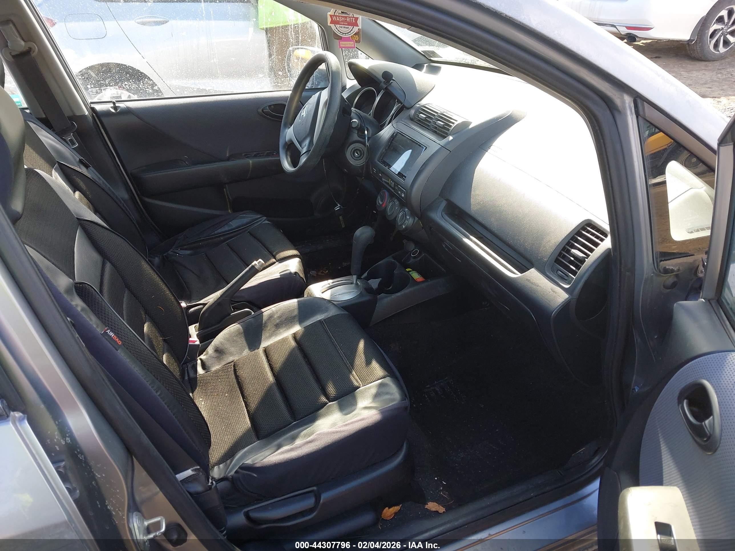 HONDA FIT image 5