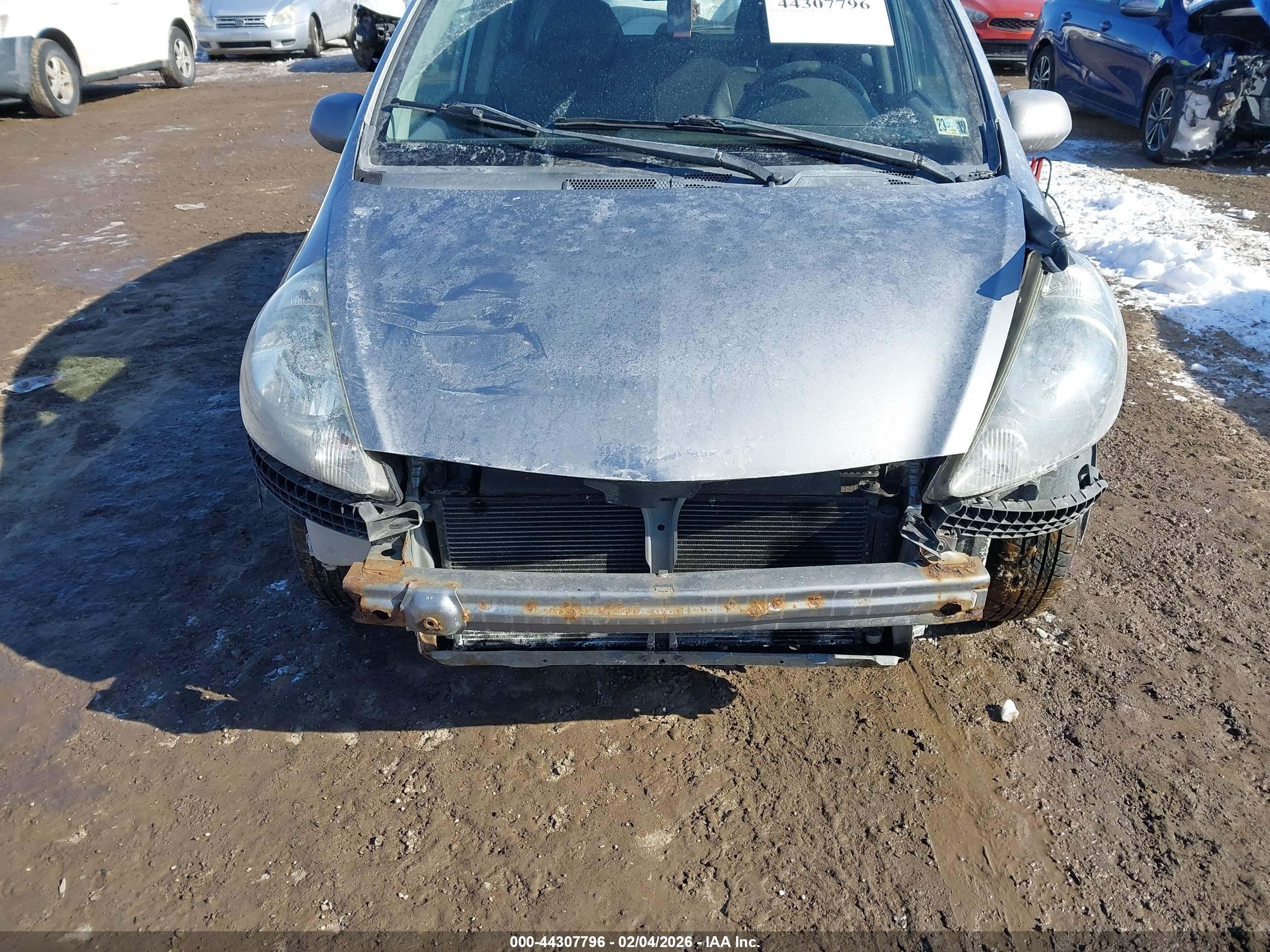 HONDA FIT image 6