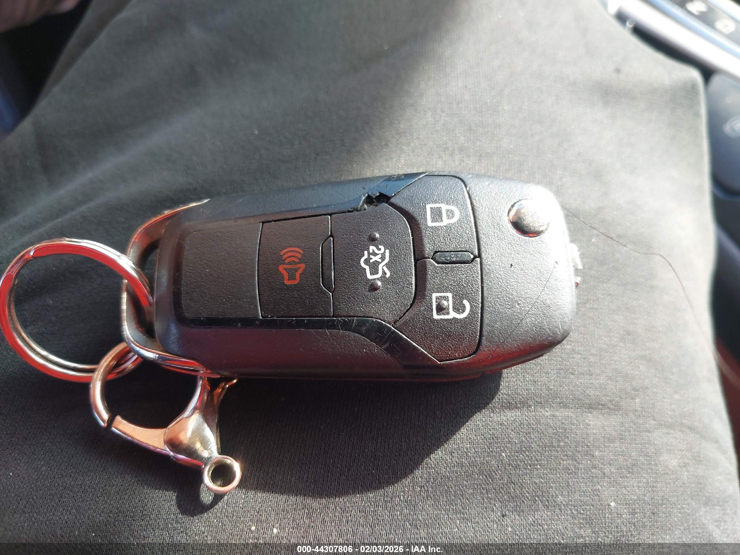 FORD FUSION image 11