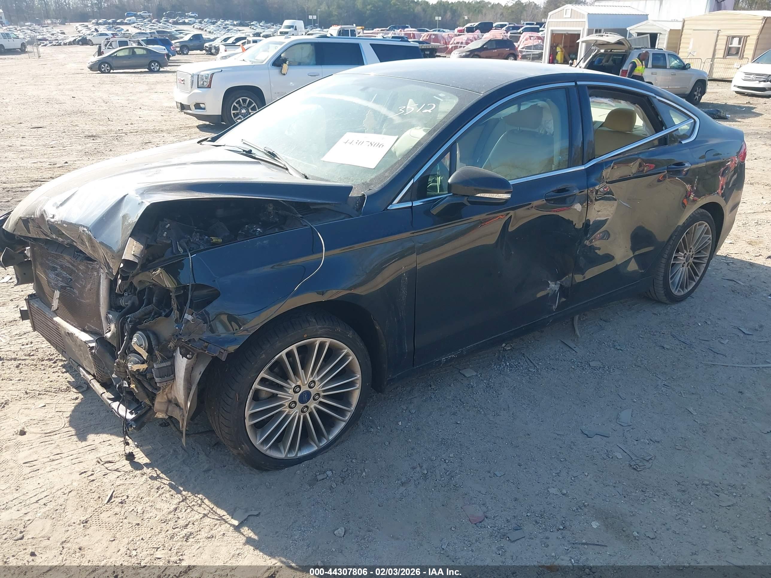 FORD FUSION image 2