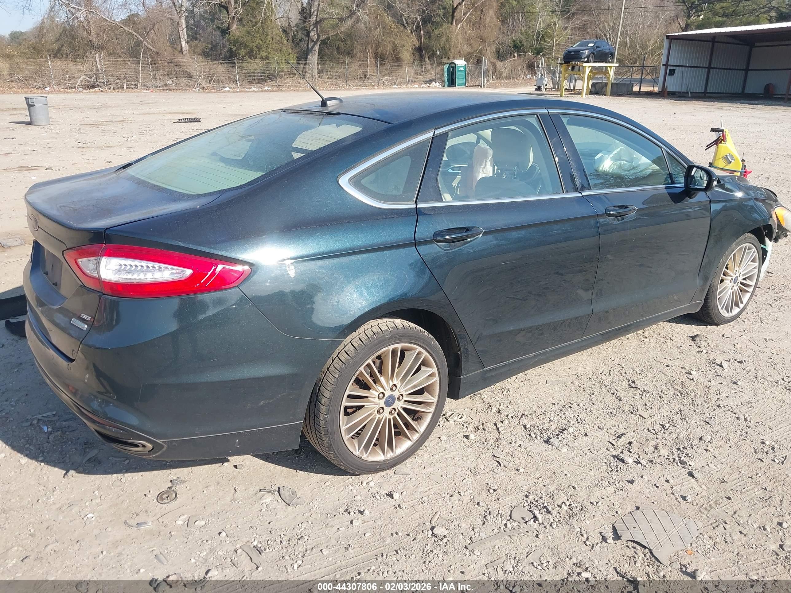 FORD FUSION image 4