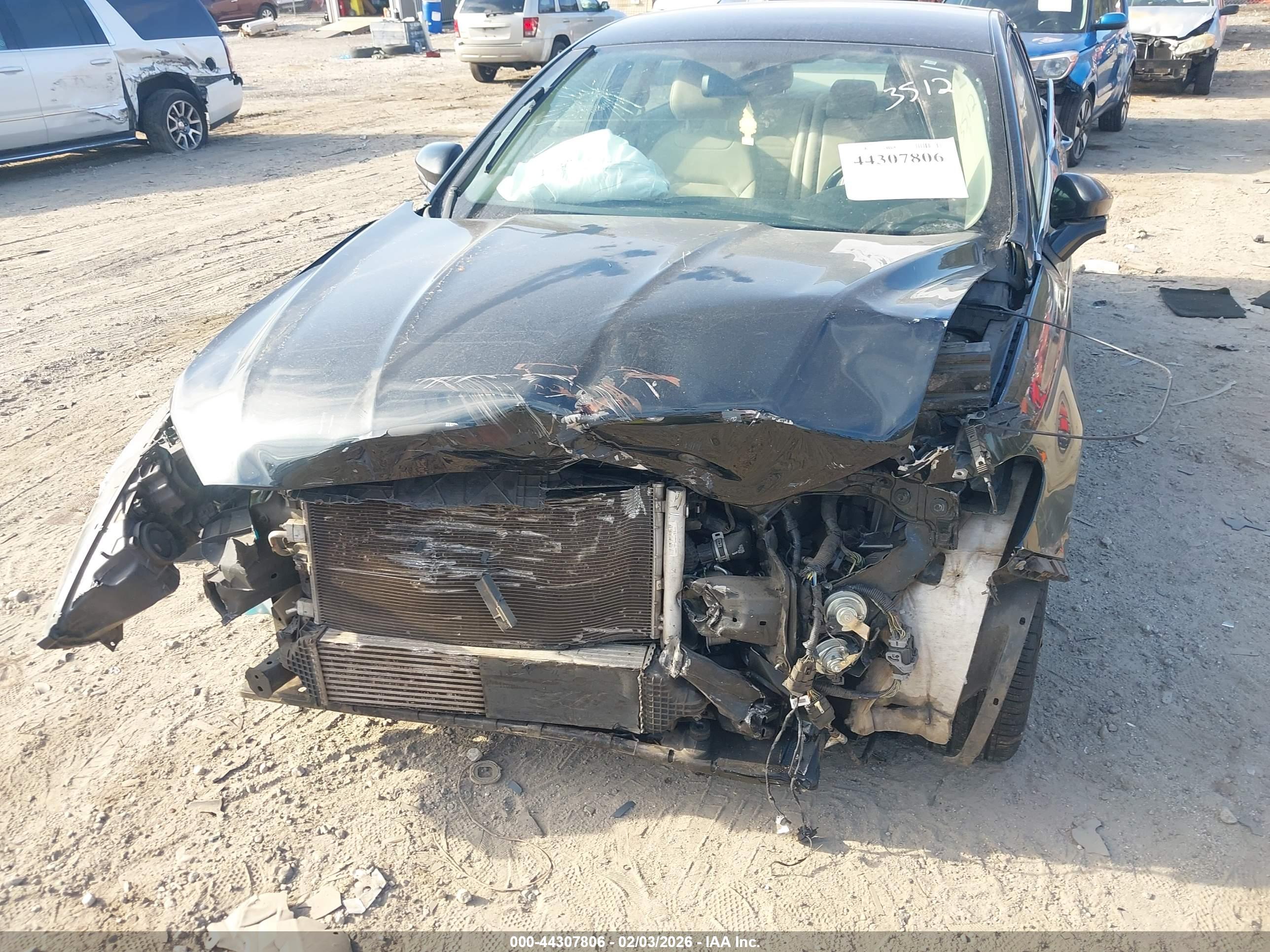 FORD FUSION image 6