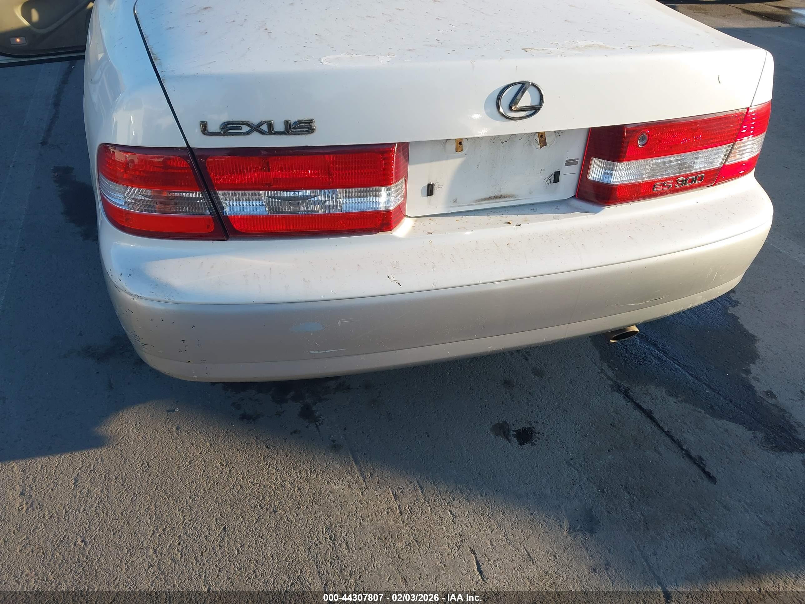 LEXUS ES image 6