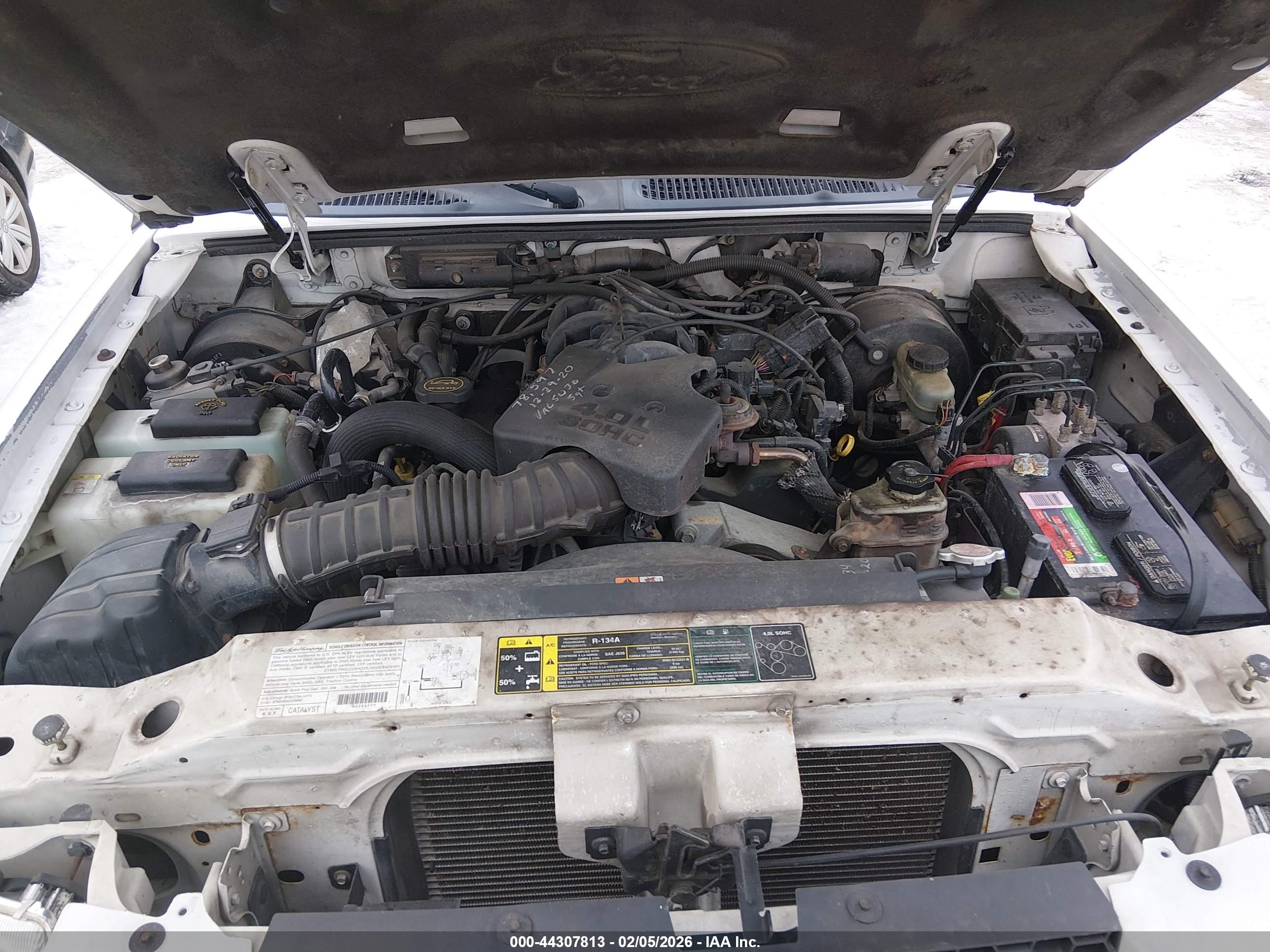 FORD EXPLORER image 10