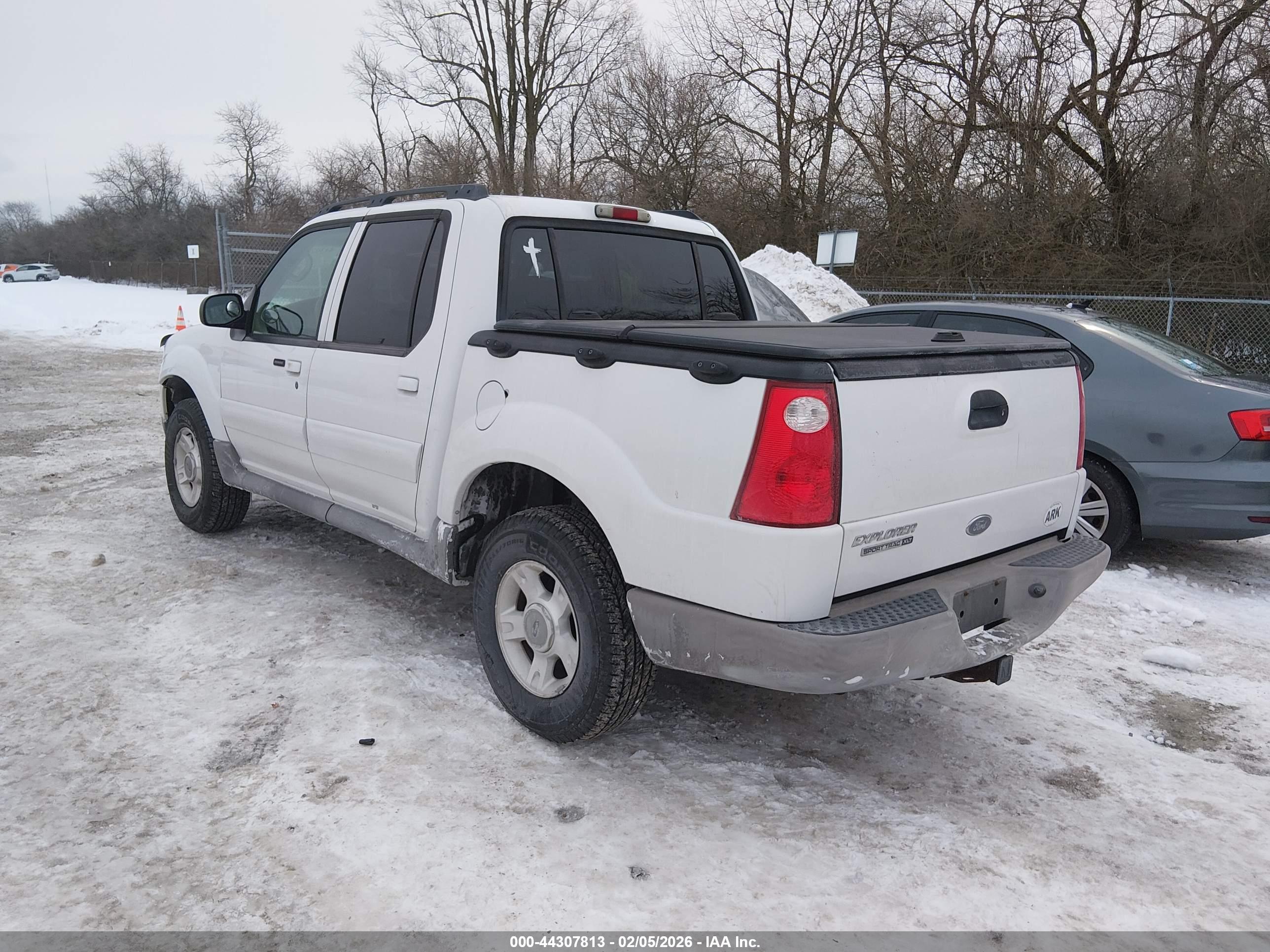 FORD EXPLORER image 3