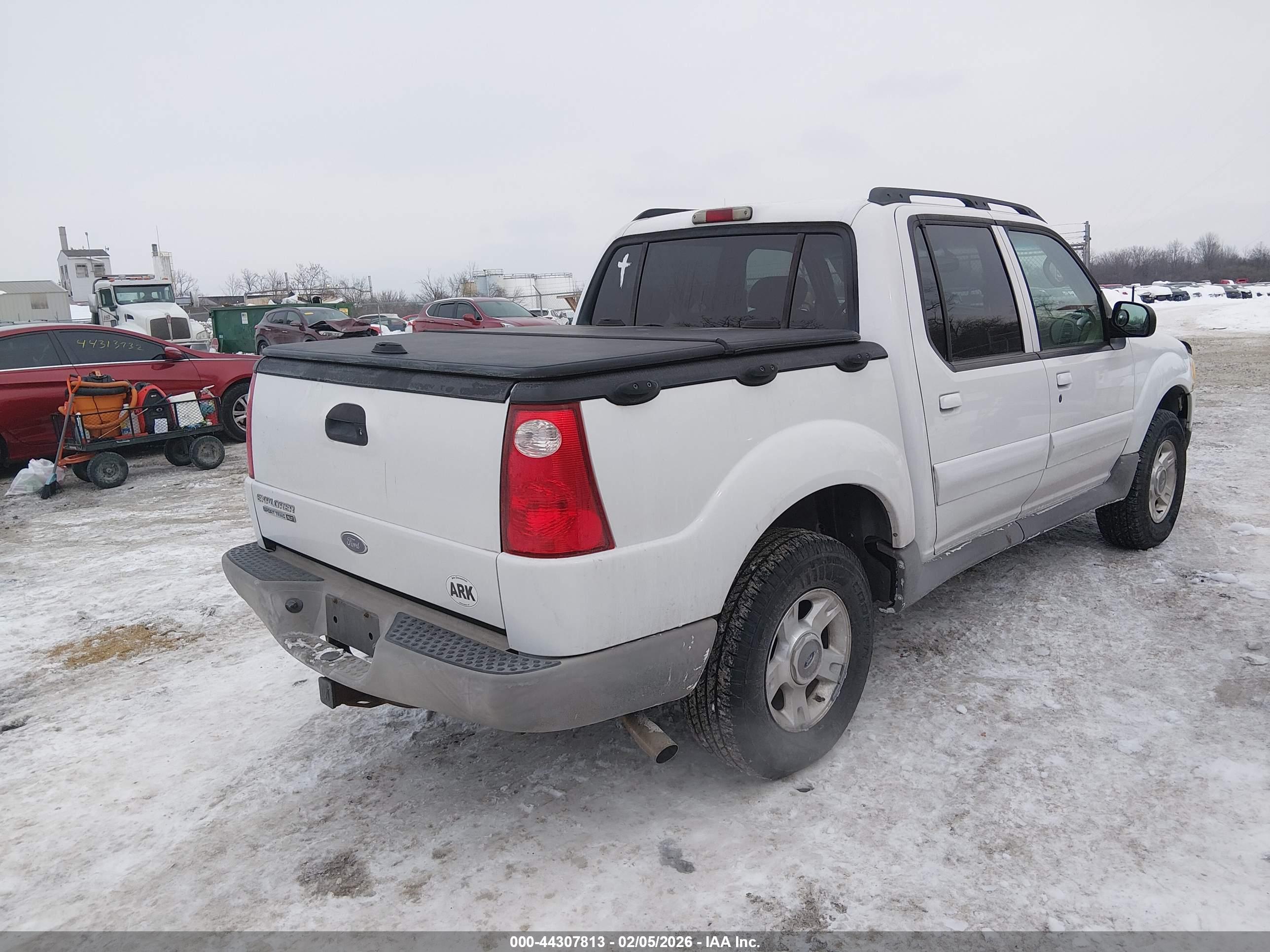 FORD EXPLORER image 4