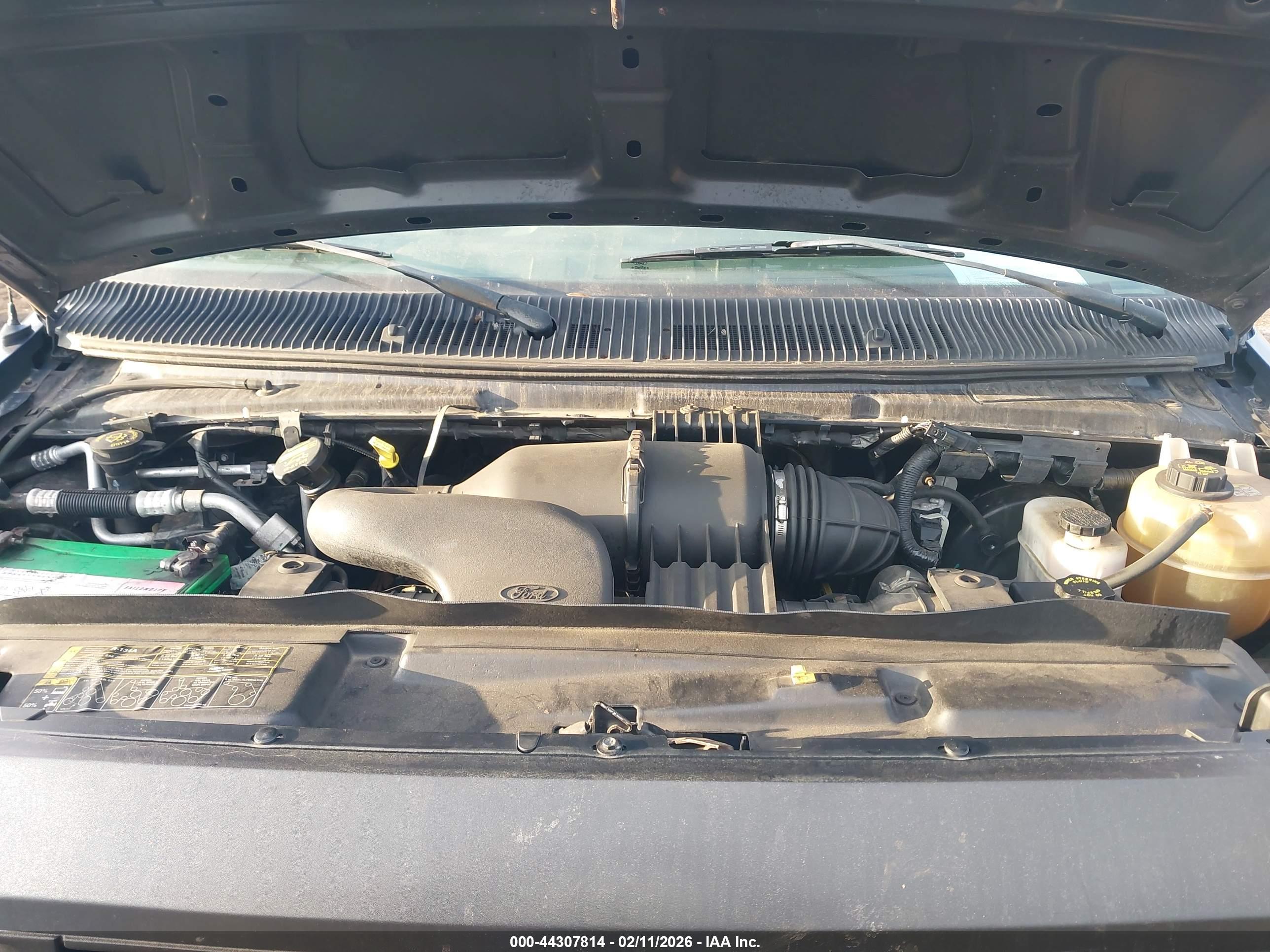 FORD E-250 image 10