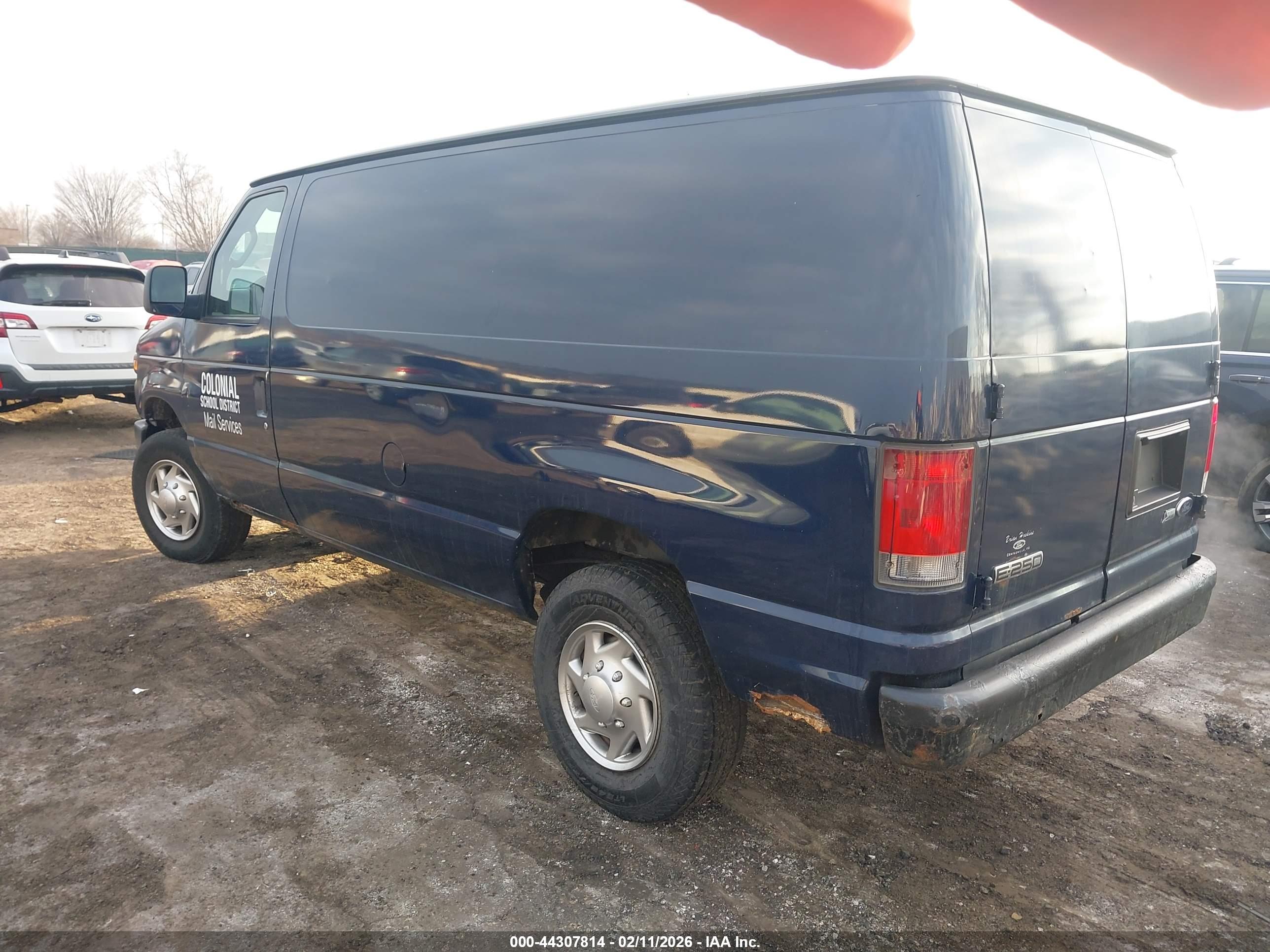 FORD E-250 image 3