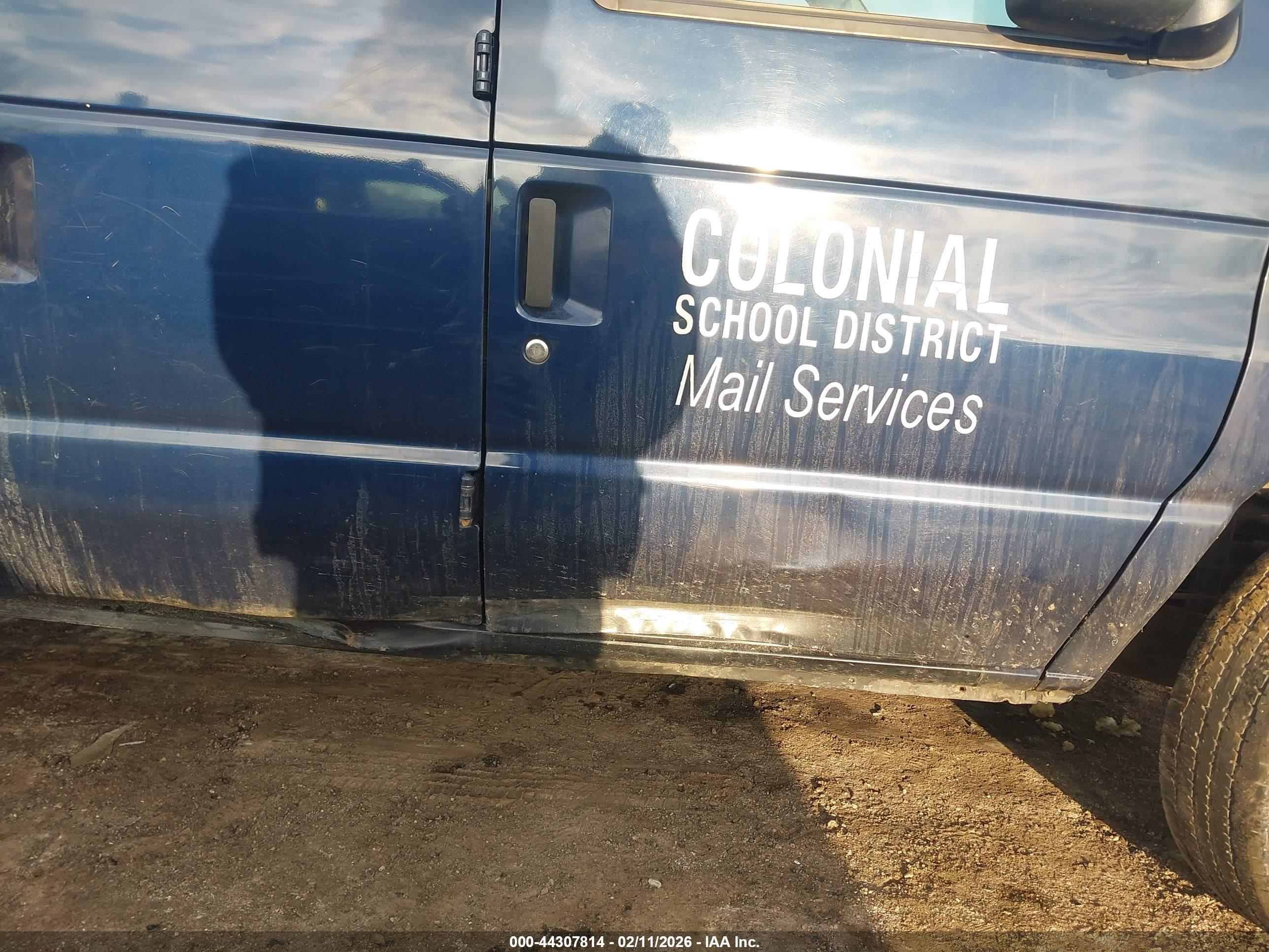 FORD E-250 image 6