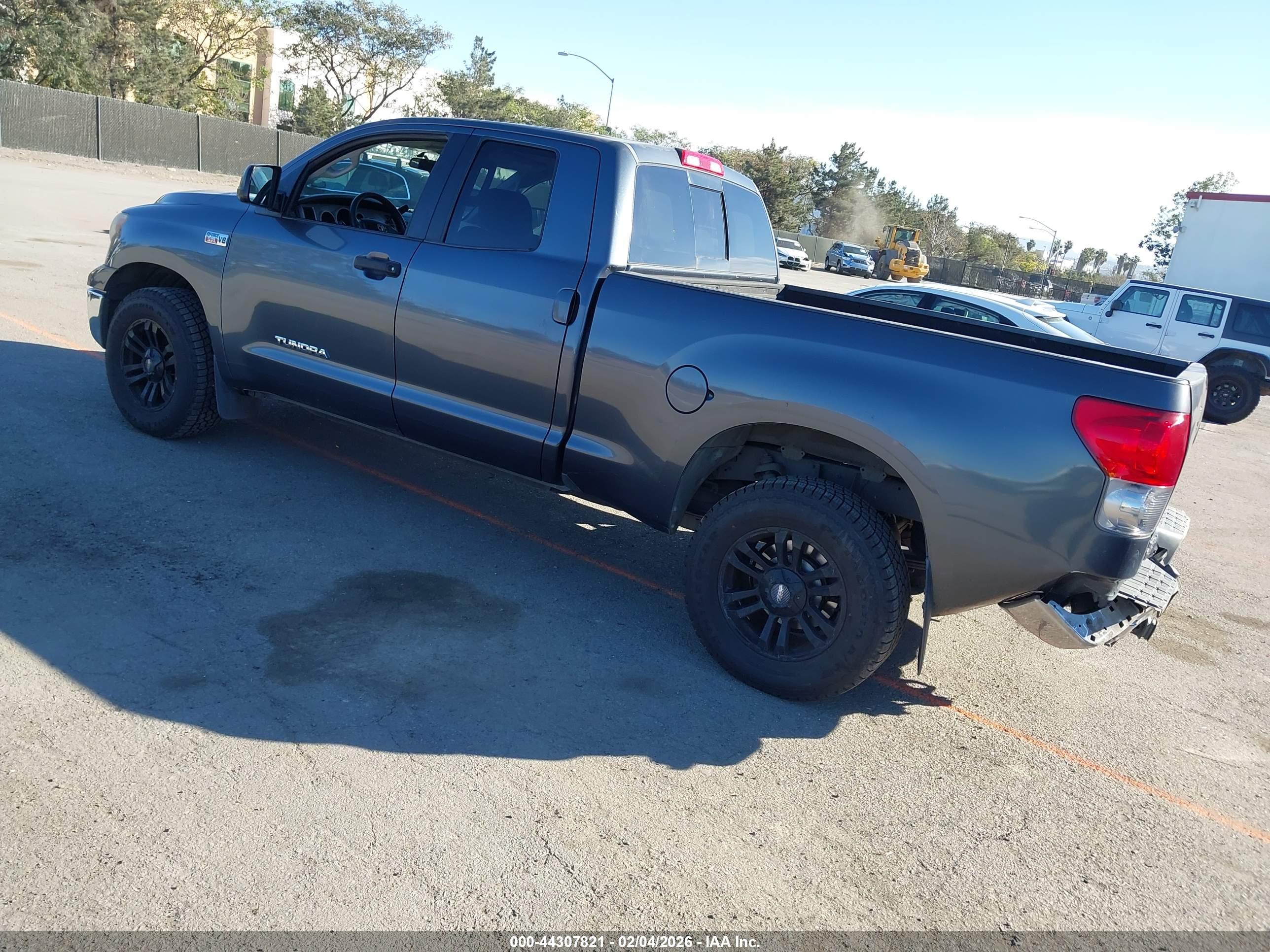 TOYOTA TUNDRA image 3