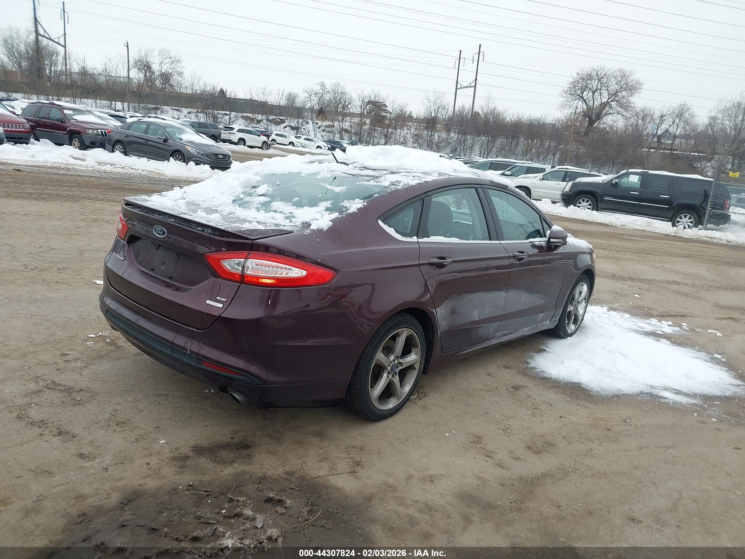 FORD FUSION image 4