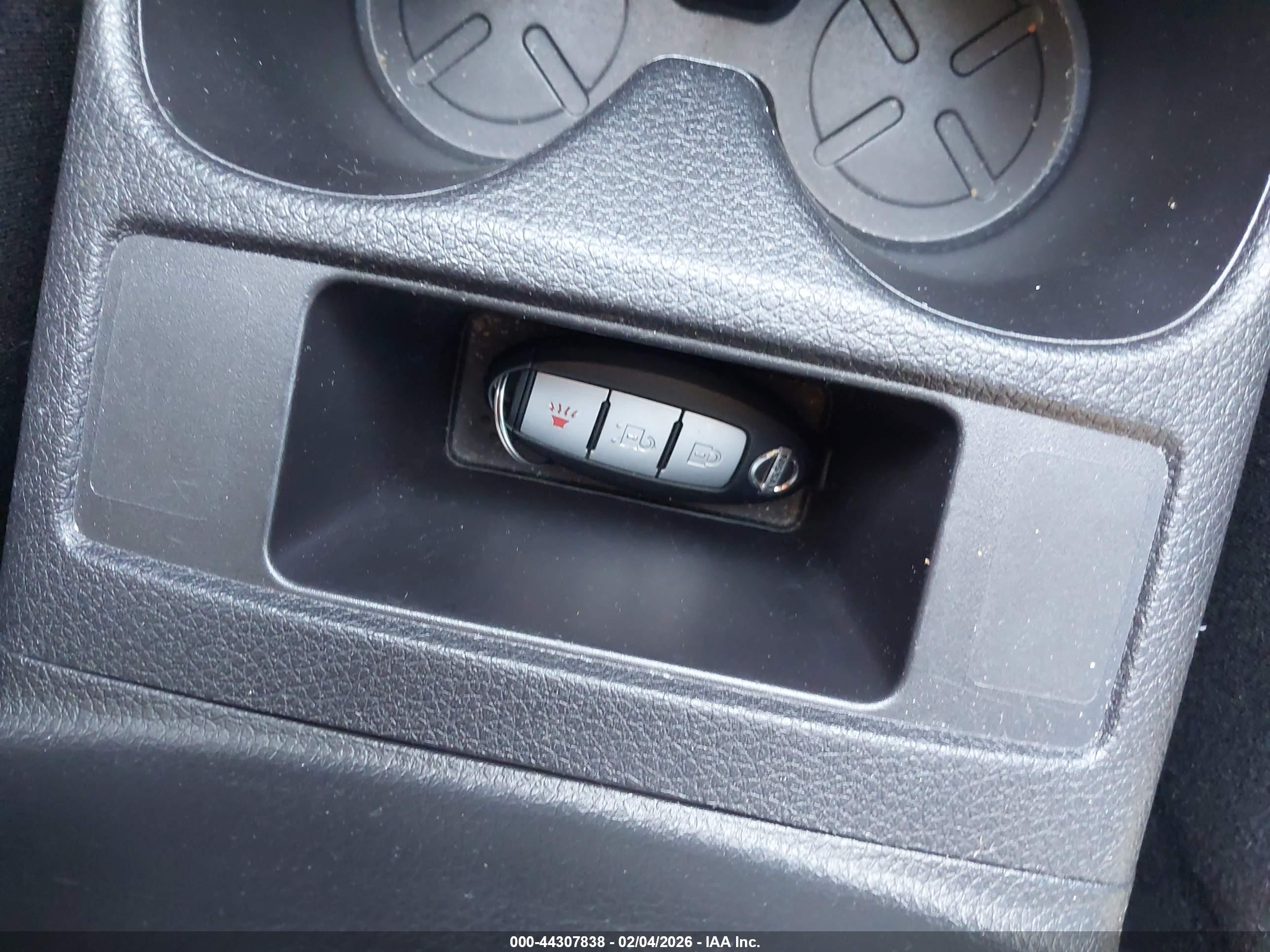 NISSAN ROGUE image 11