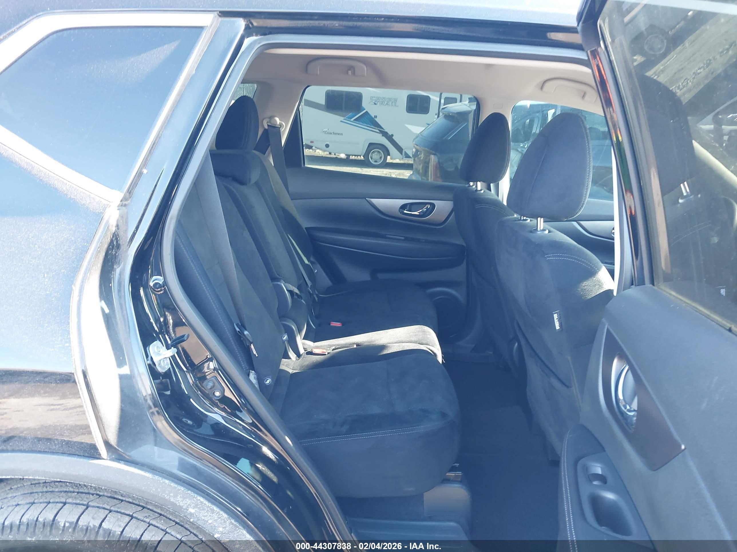 NISSAN ROGUE image 8