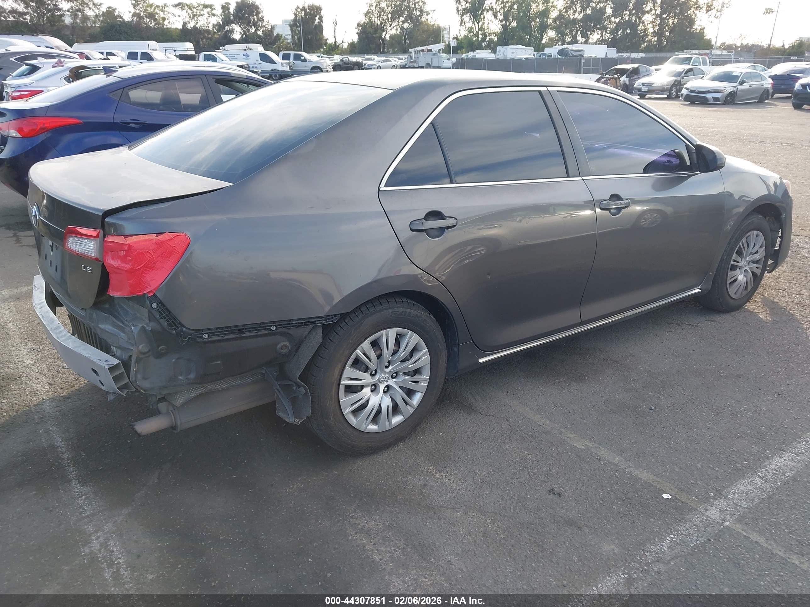 TOYOTA CAMRY image 4