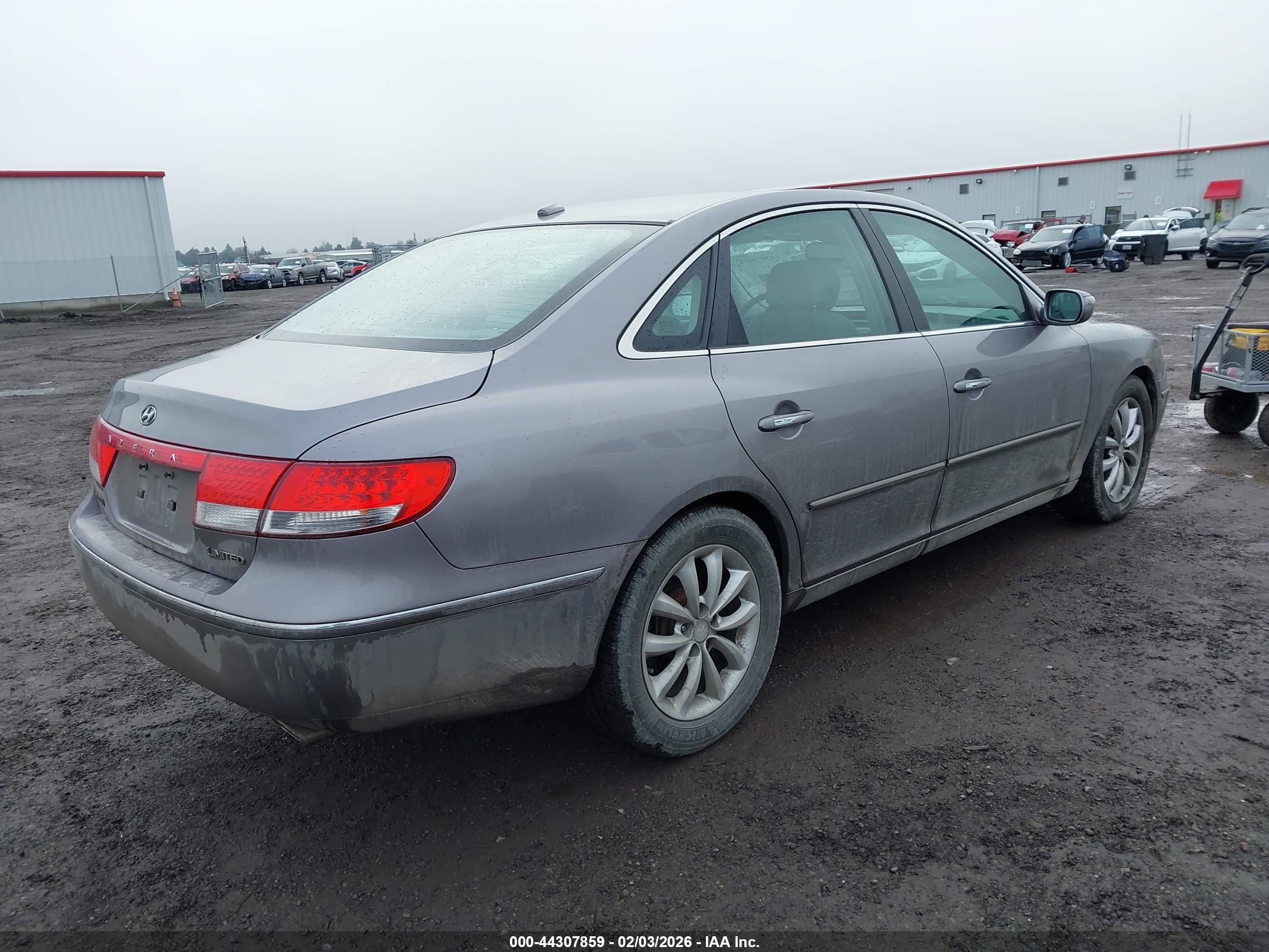 HYUNDAI AZERA image 4