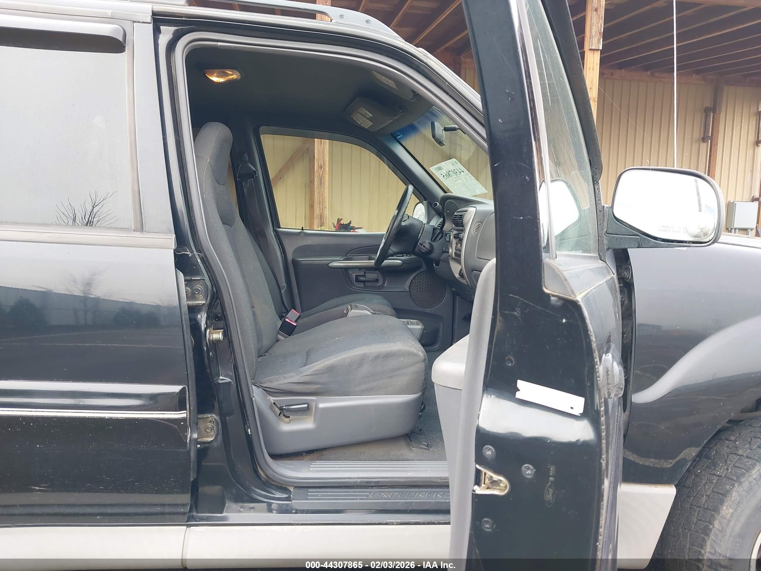 FORD EXPLORER image 5
